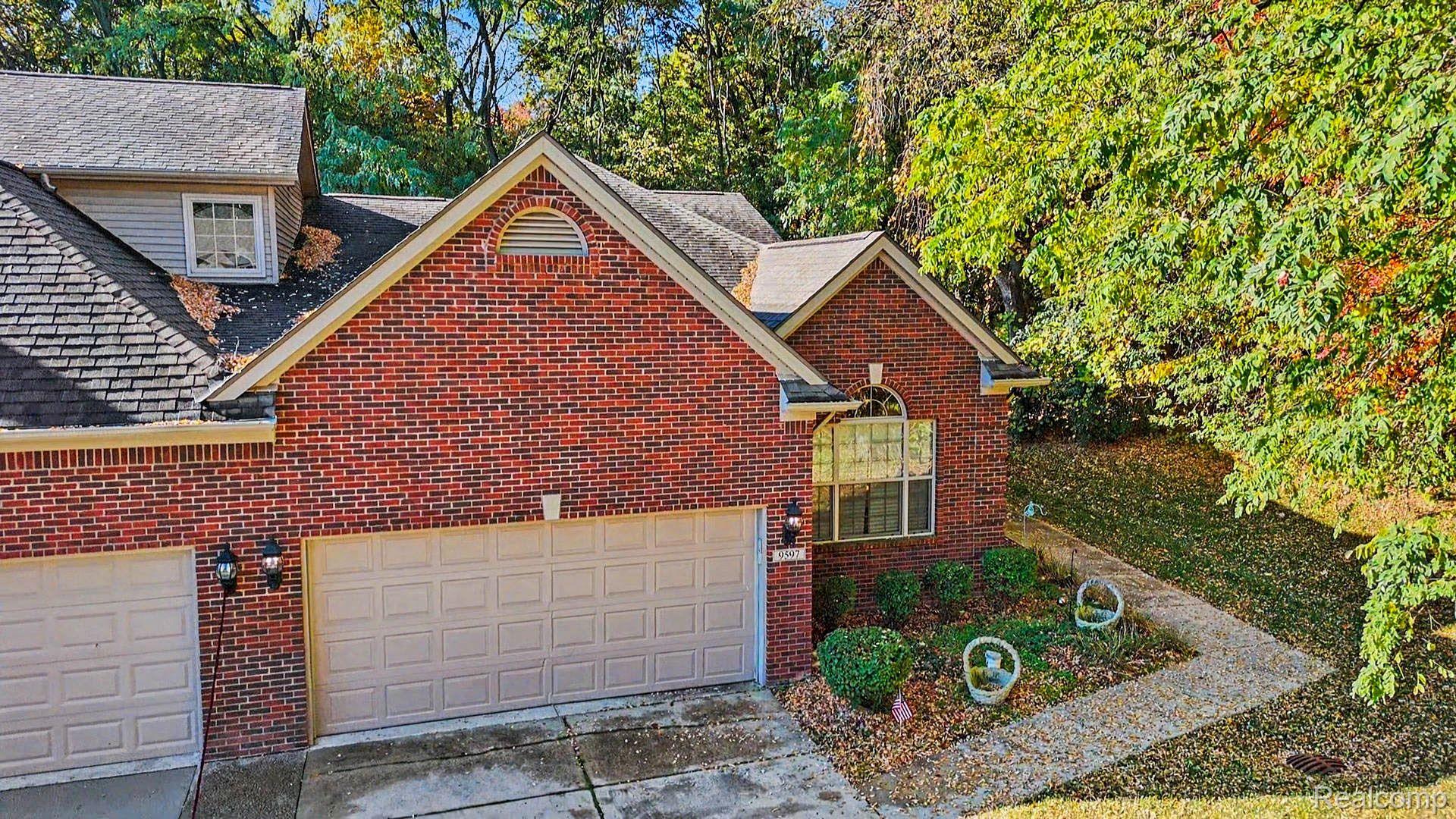 9597 Kingsway CIR