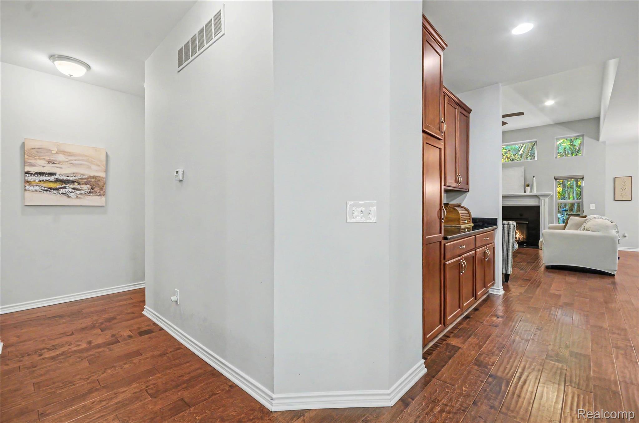 9597 Kingsway CIR