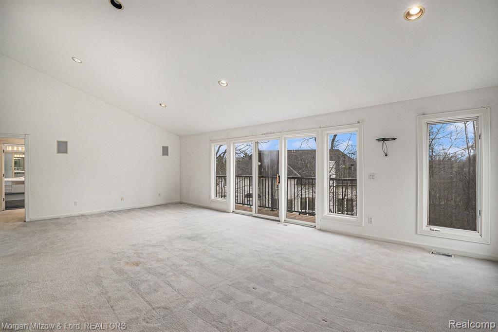 5591 Walnut Ridge Court