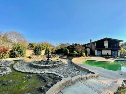 26225 Club Drive