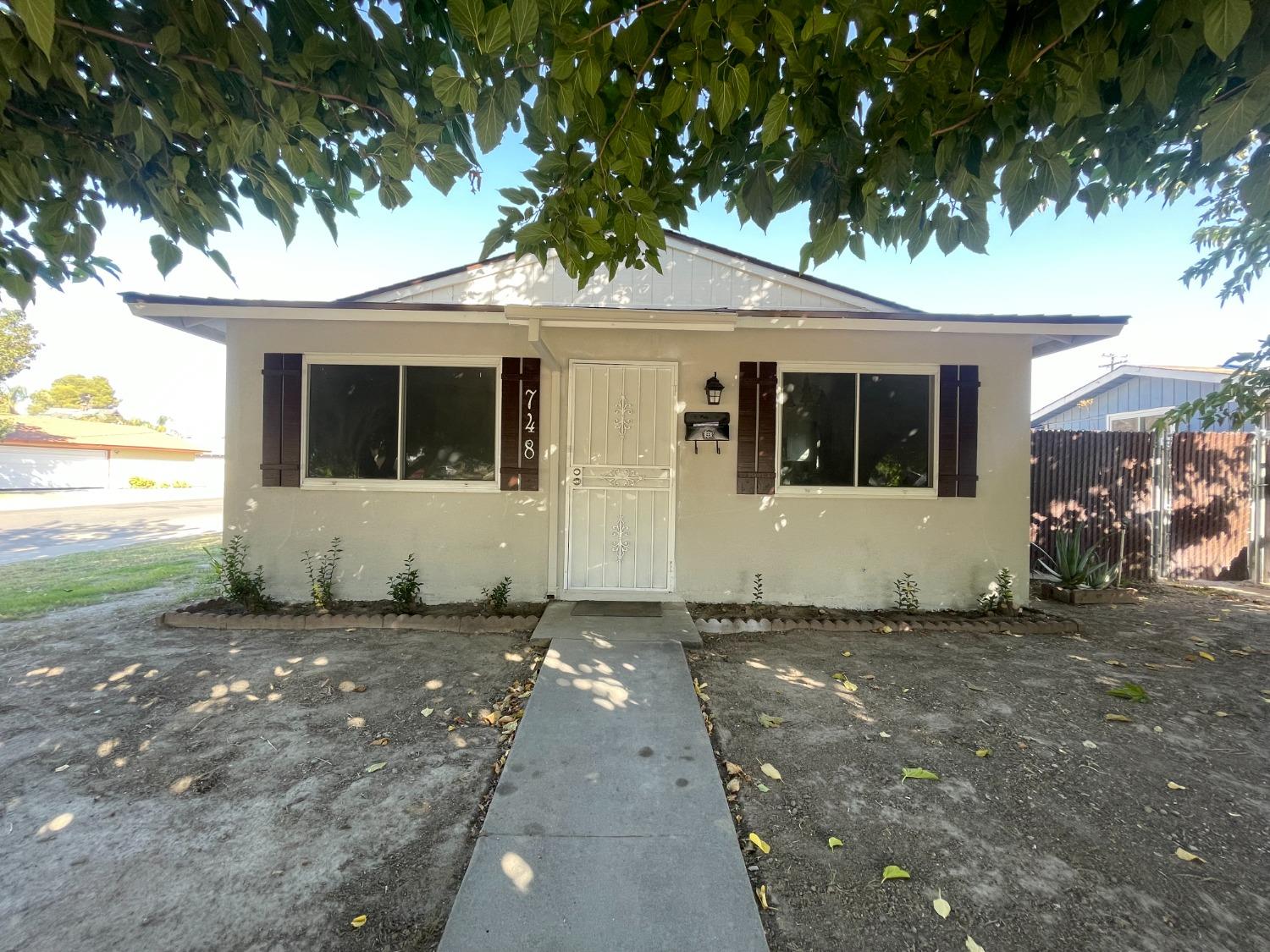 748 S S Second St Street