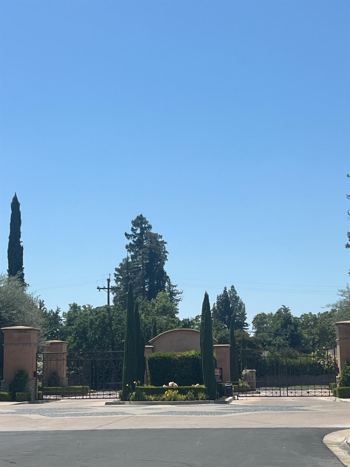 2154 W Via Cipressi