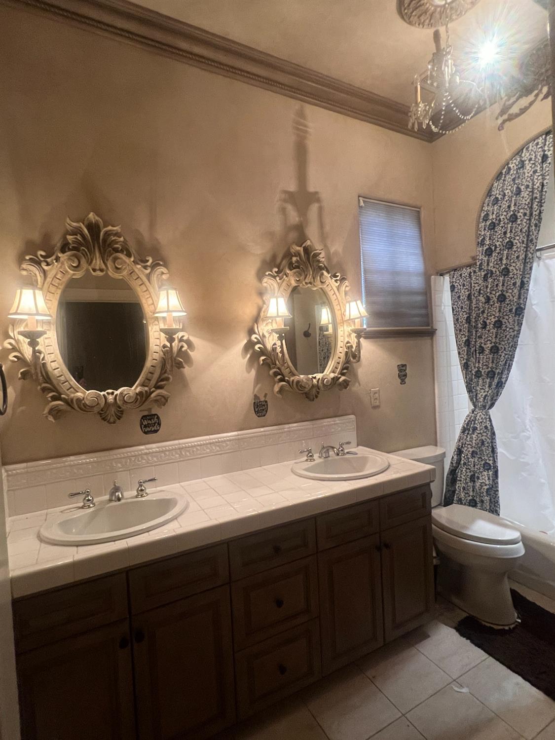 2154 W Via Cipressi