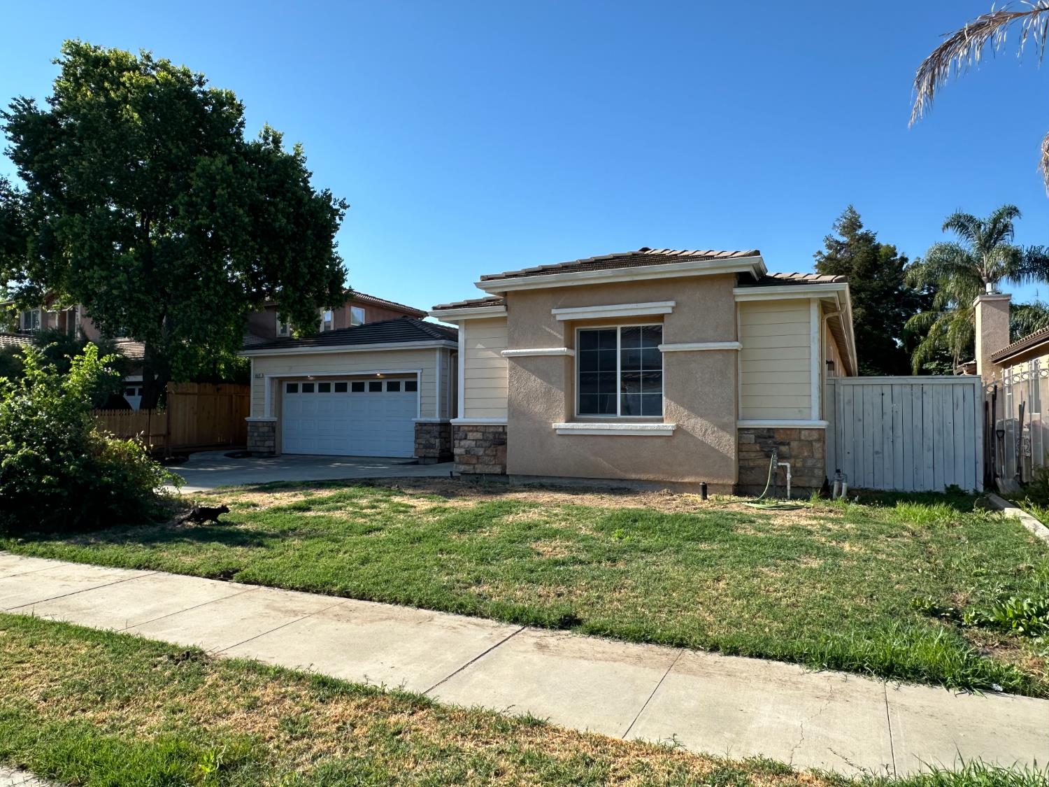 2817 Almond Avenue