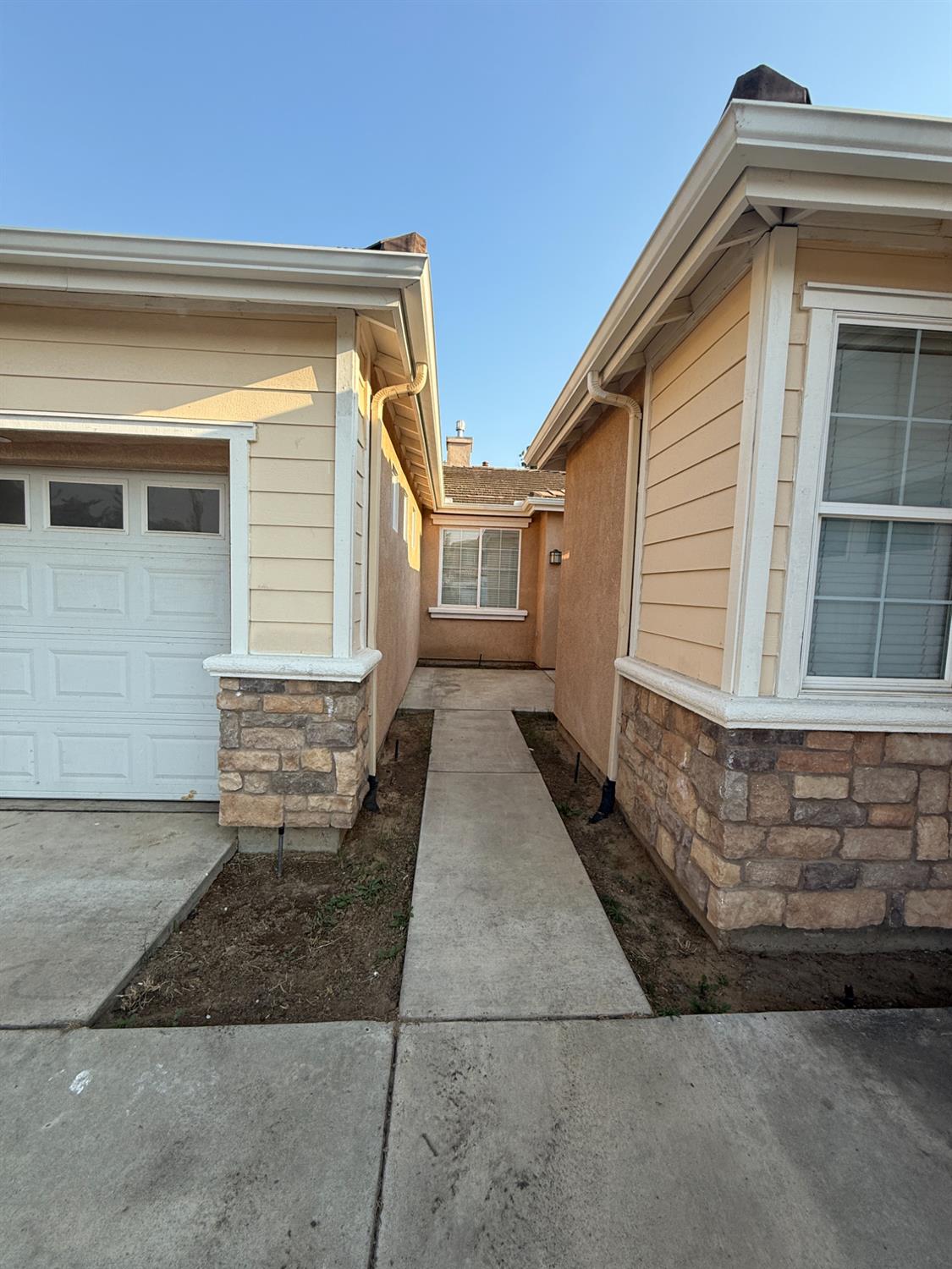 2817 Almond Avenue