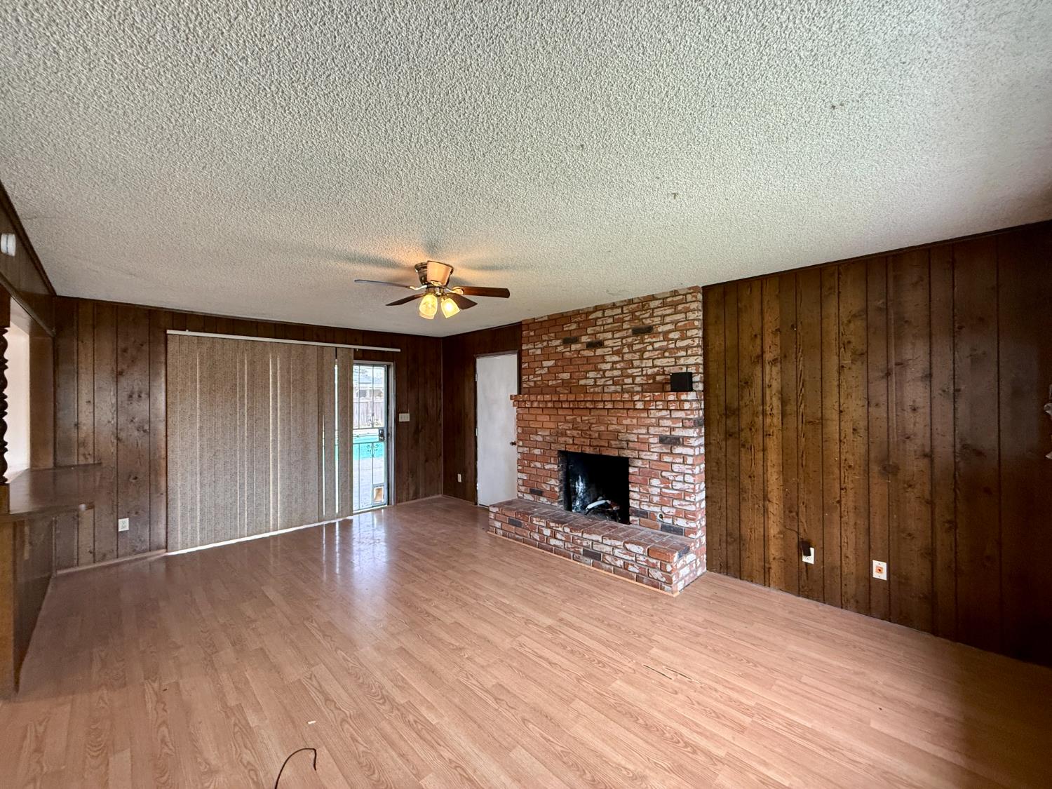 4382 N Crystal Avenue