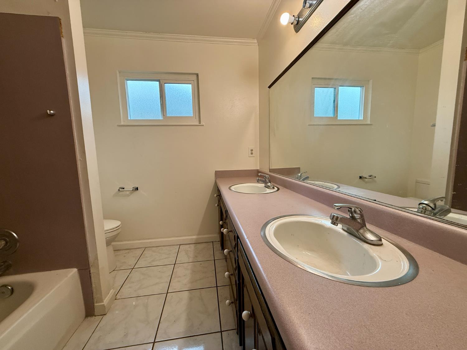 4382 N Crystal Avenue