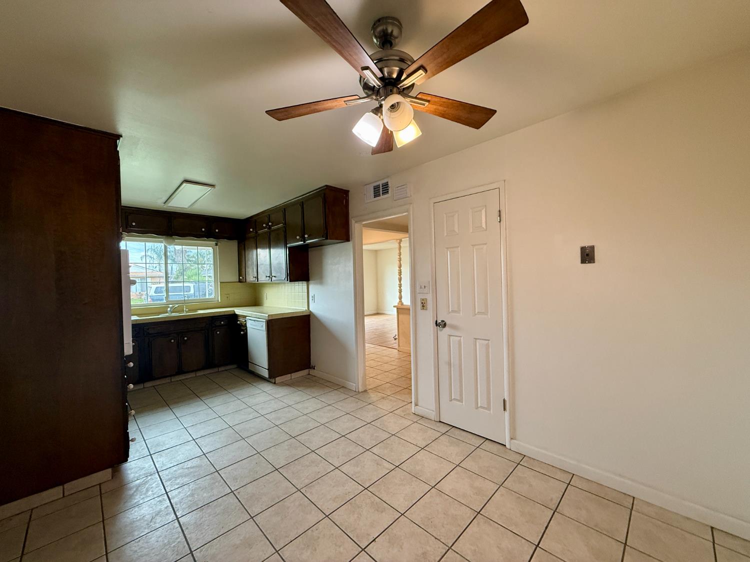 4382 N Crystal Avenue