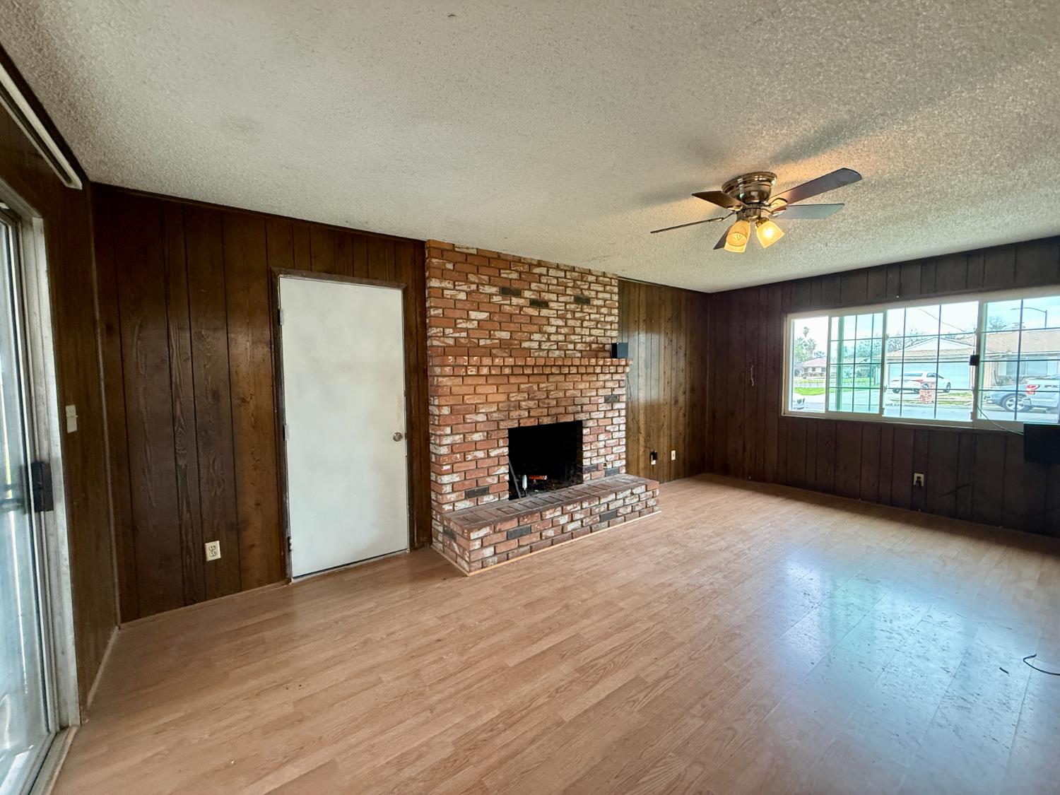 4382 N Crystal Avenue