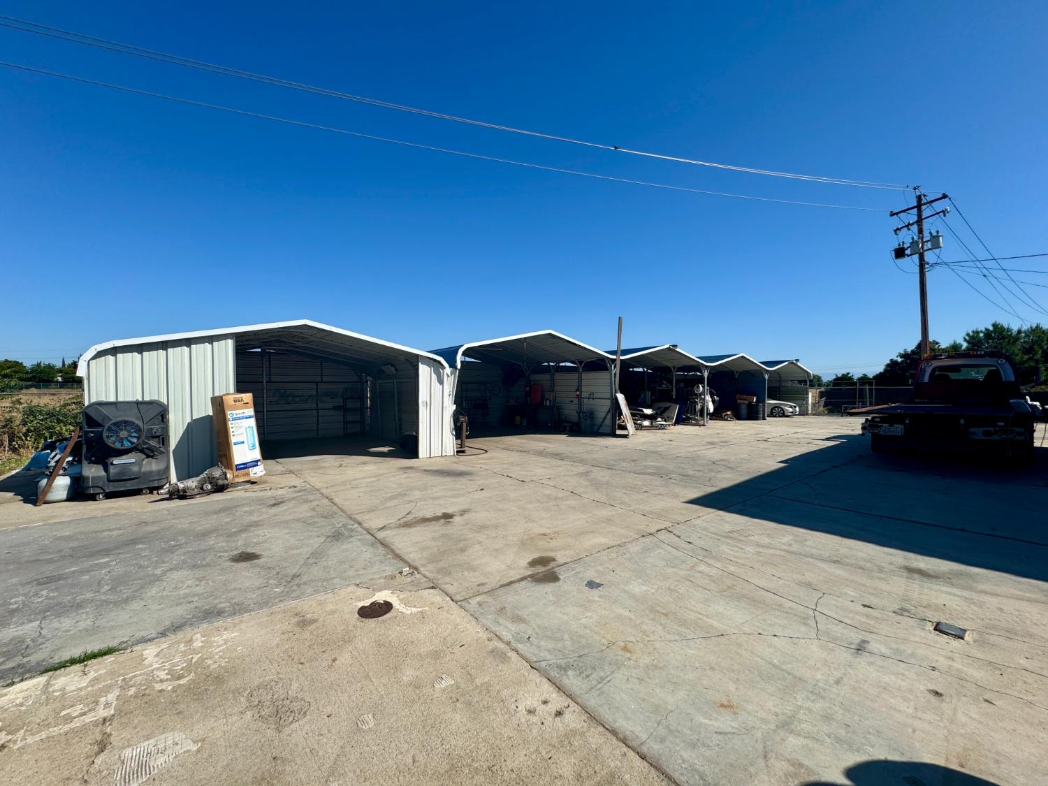 1217 E Yosemite Avenue