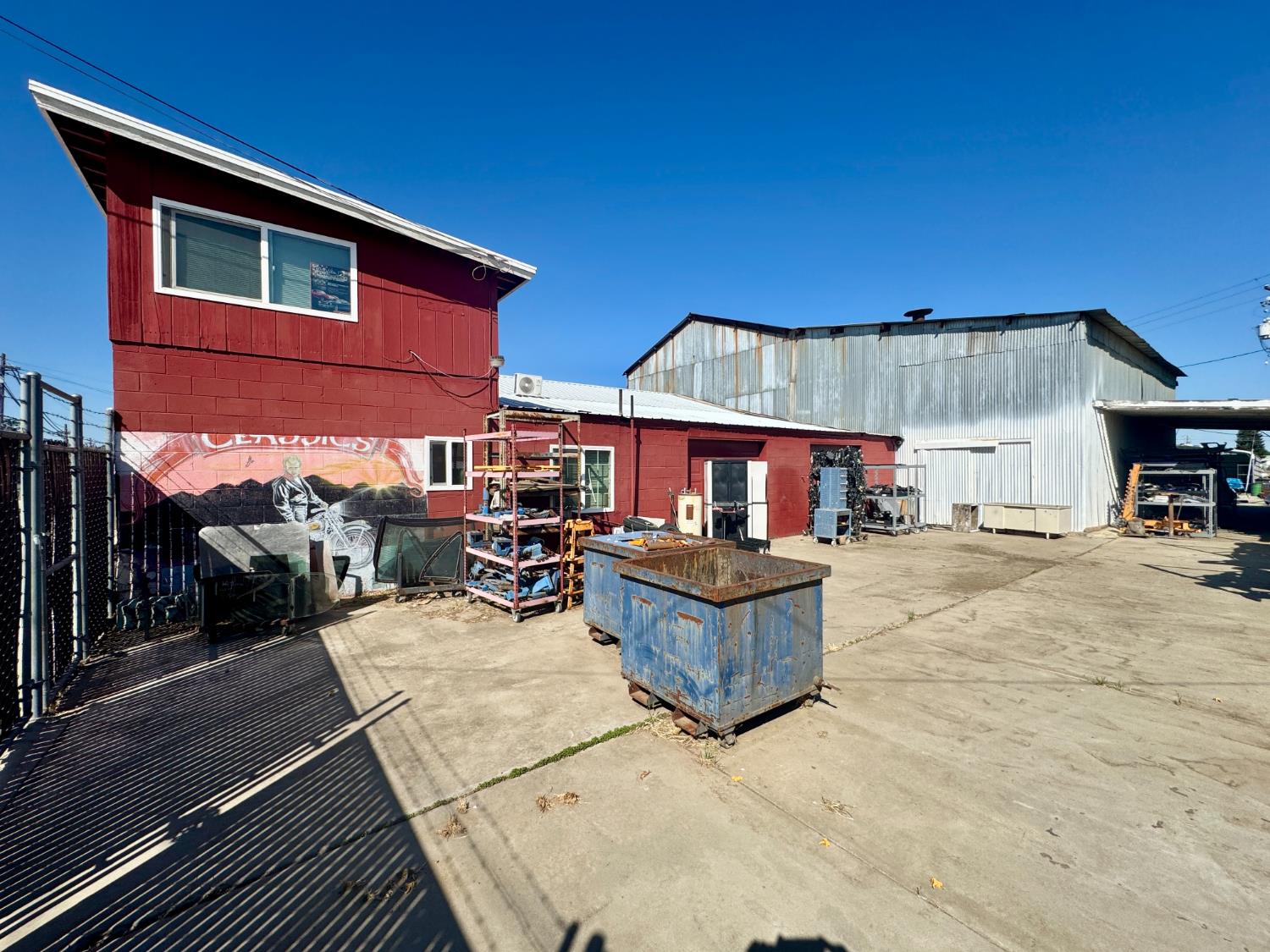 1217 E Yosemite Avenue