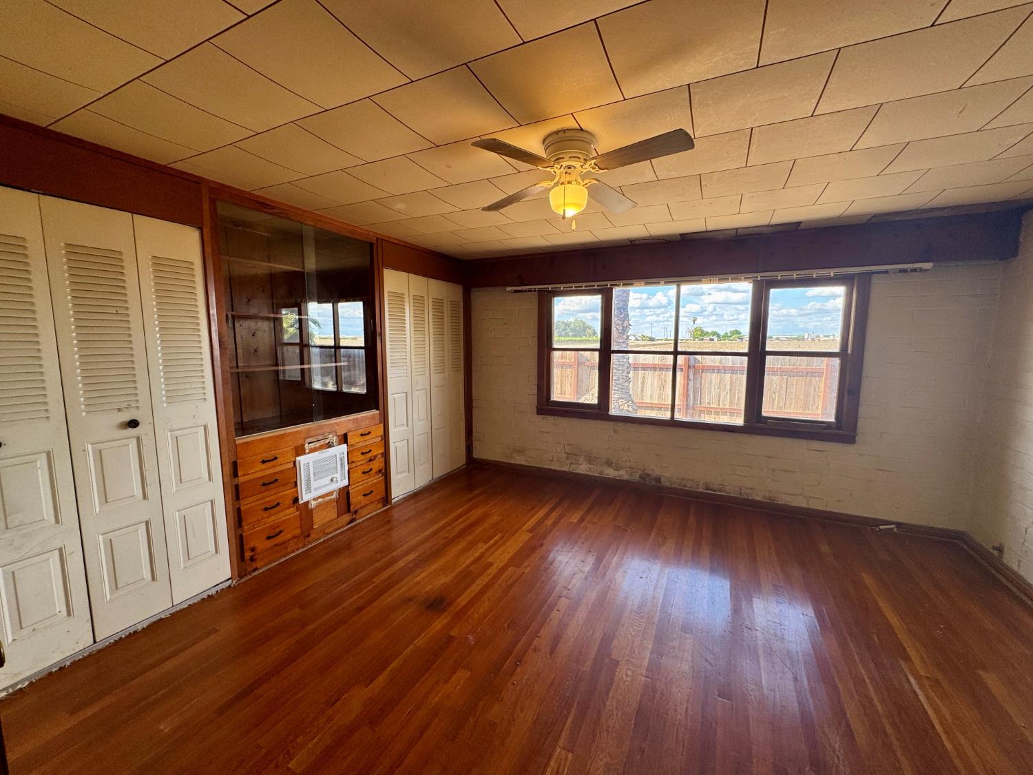 15326 S Dickenson Avenue