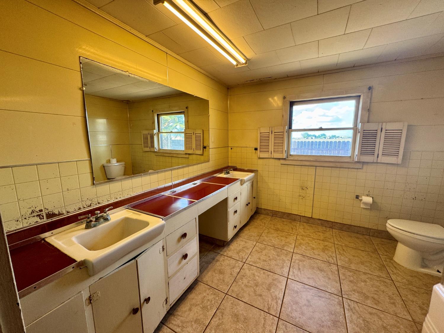 15326 S Dickenson Avenue