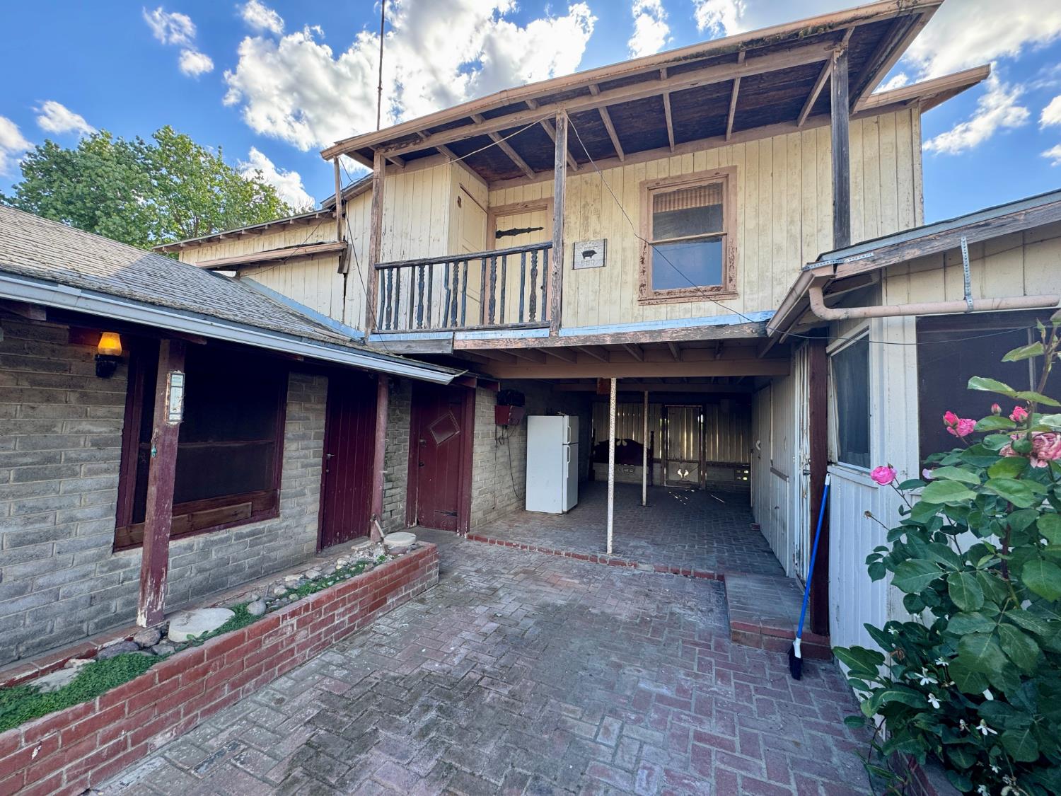 15326 S Dickenson Avenue