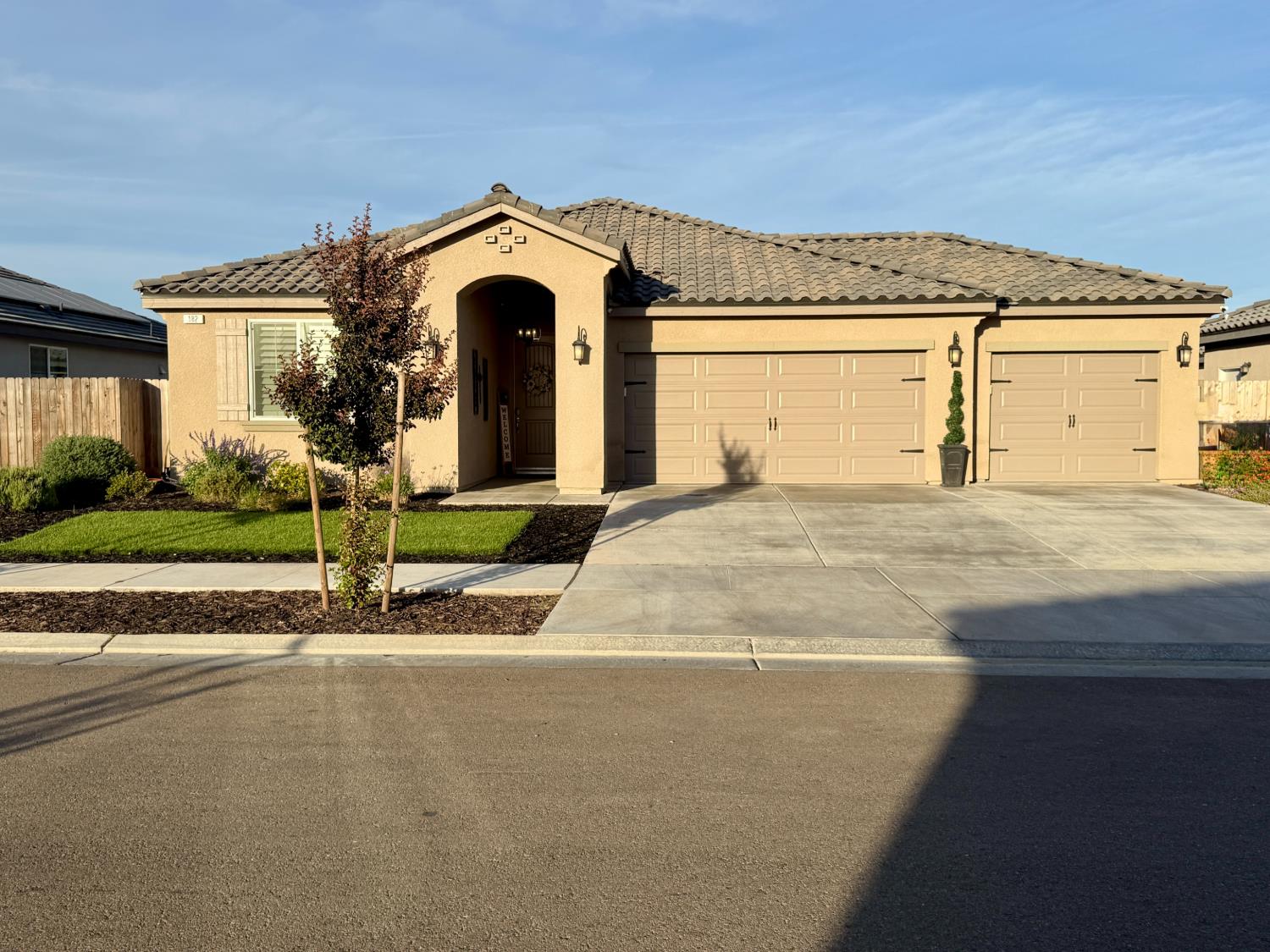 182 N Almond Avenue
