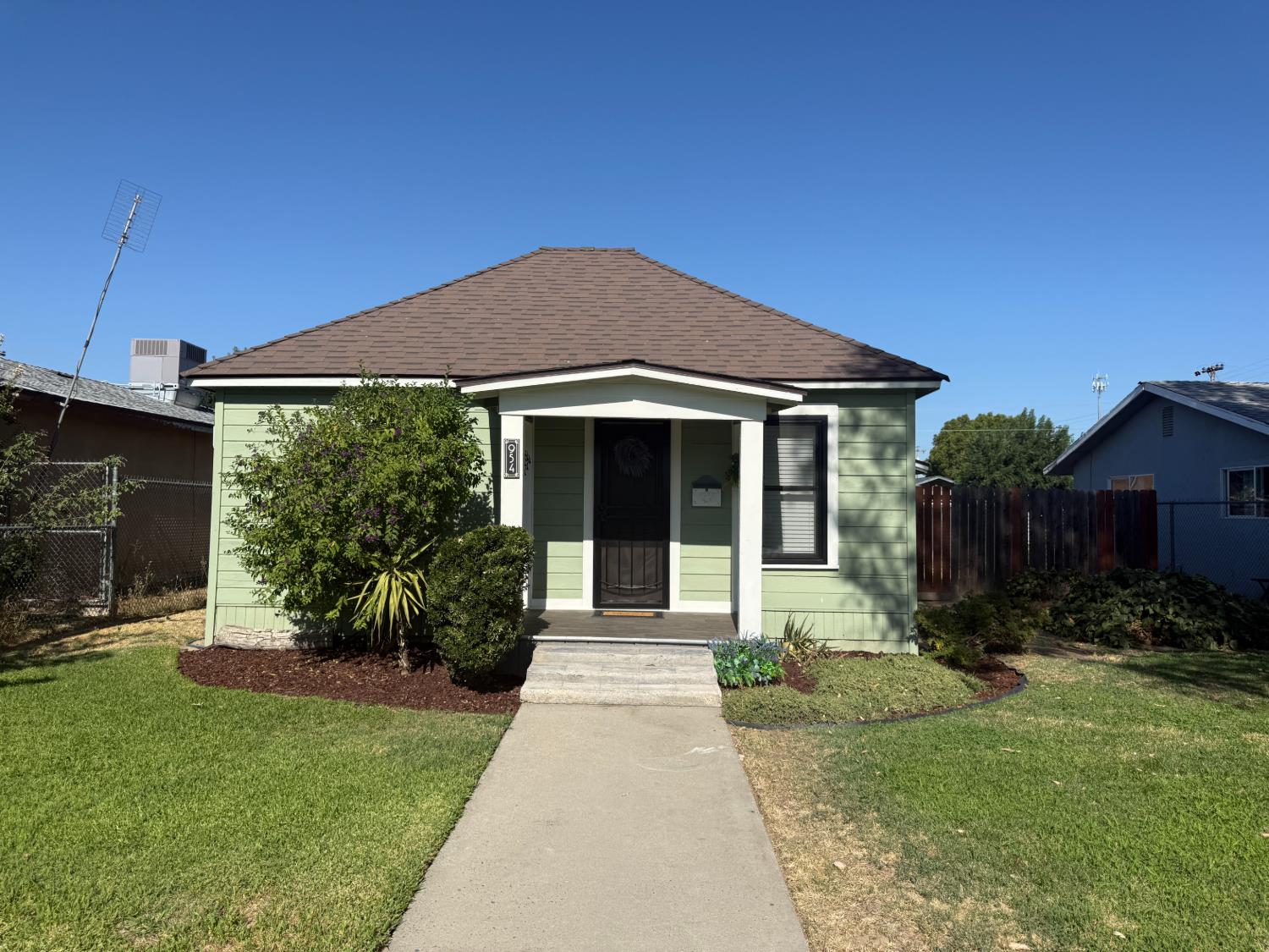 954 S 1st Street