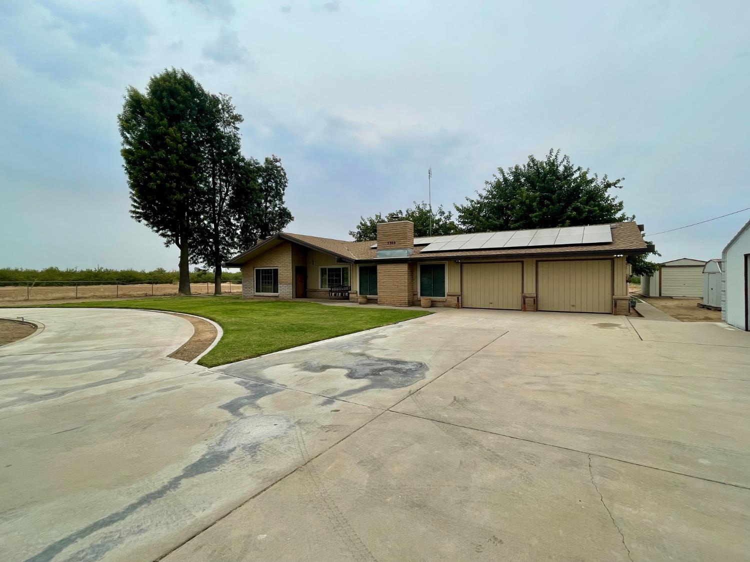 5306 W Belmont