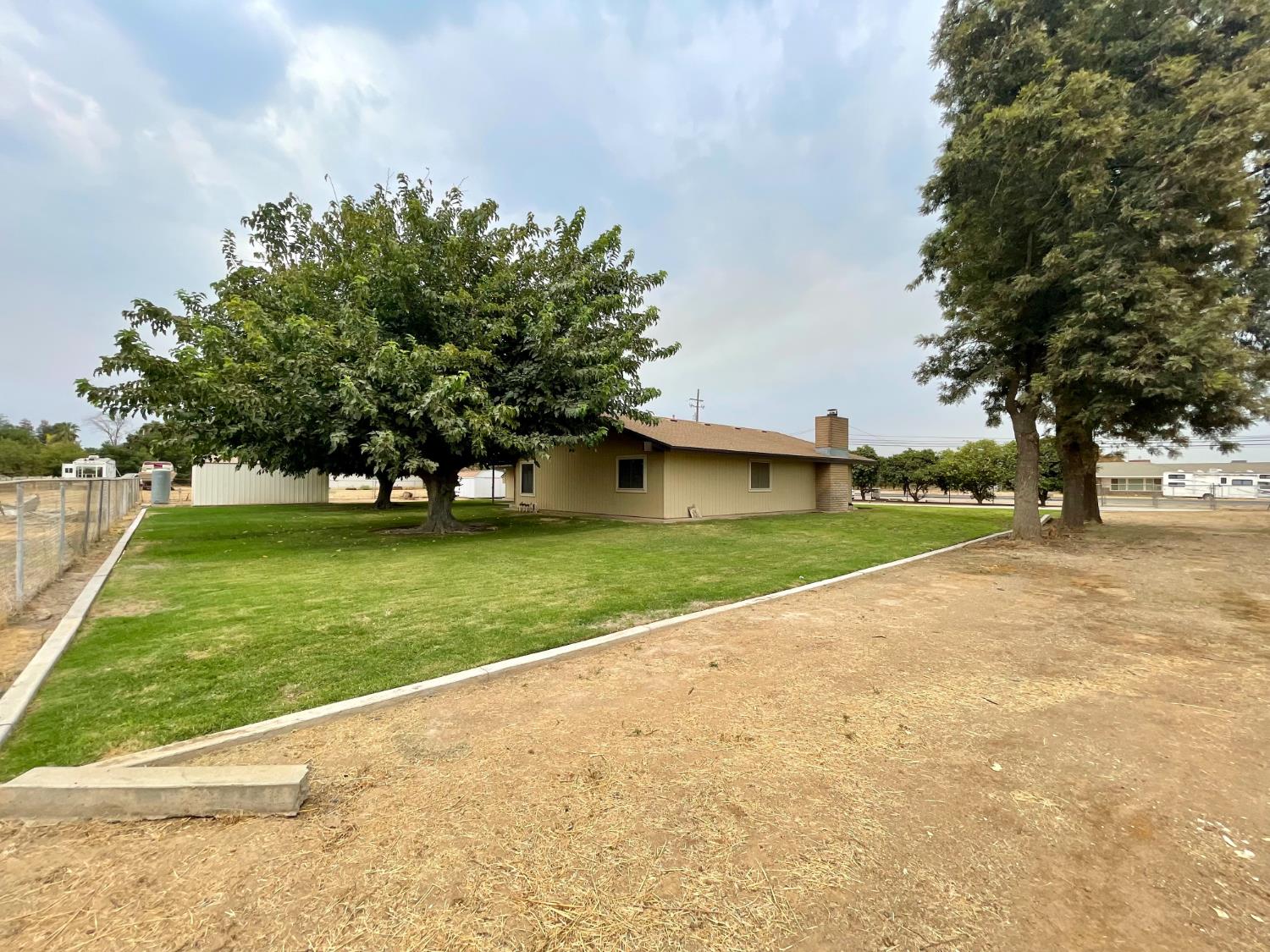 5306 W Belmont