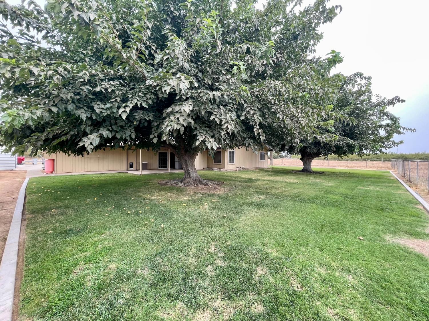 5306 W Belmont