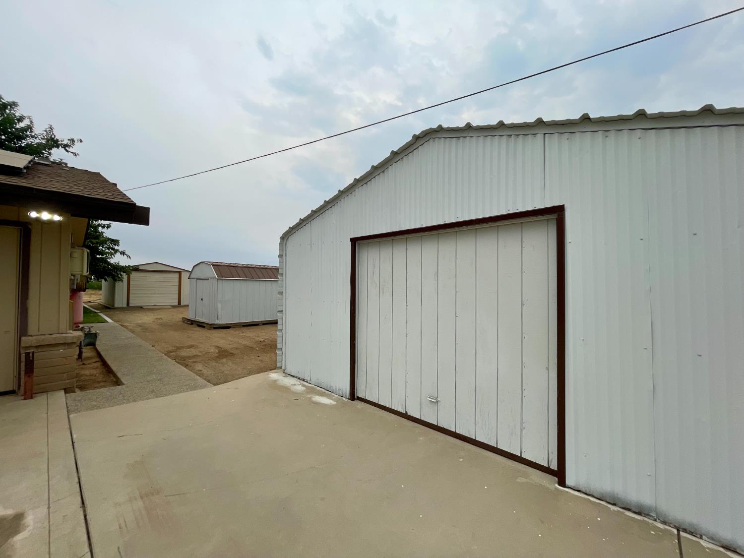5306 W Belmont