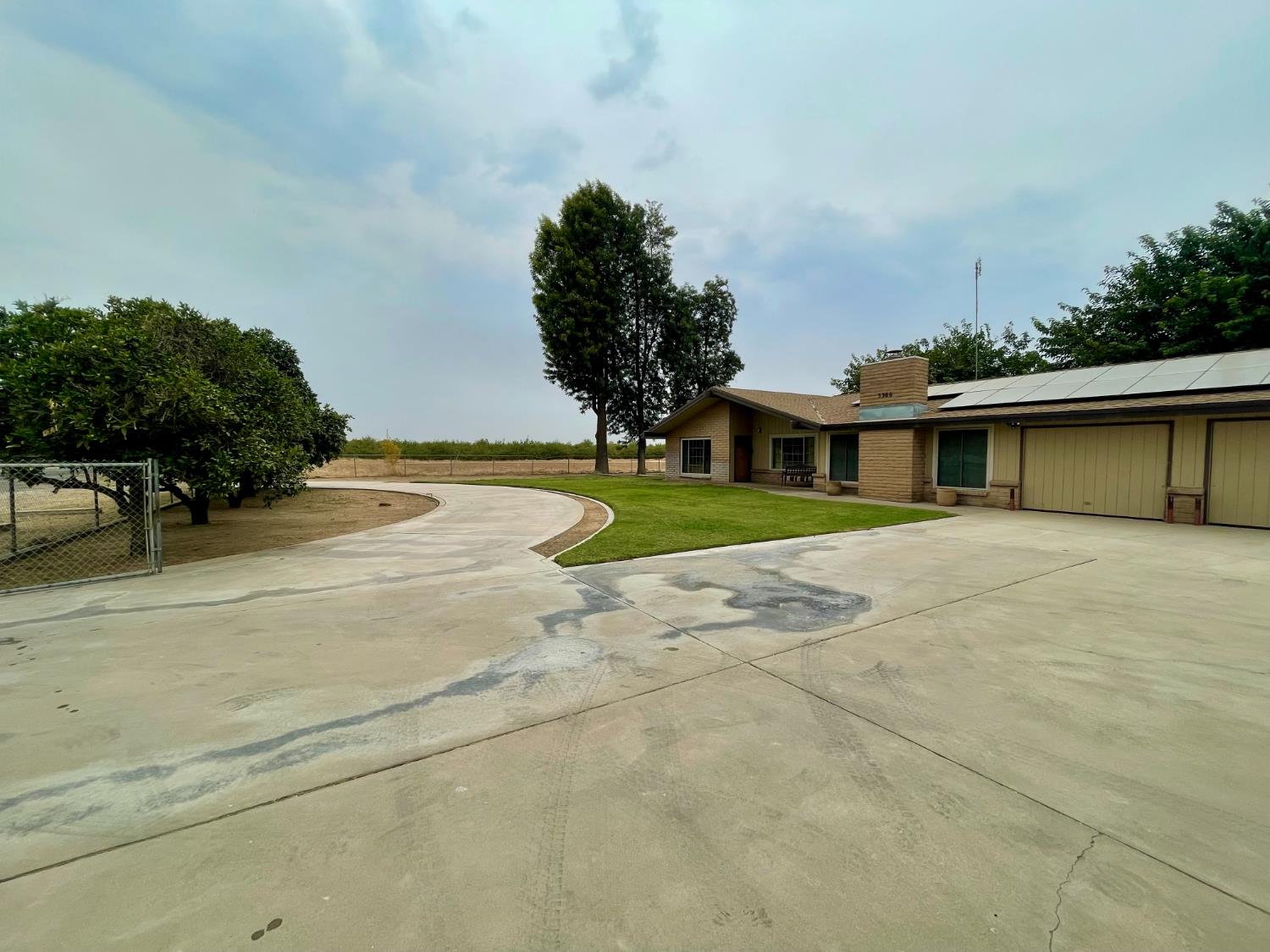 5306 W Belmont