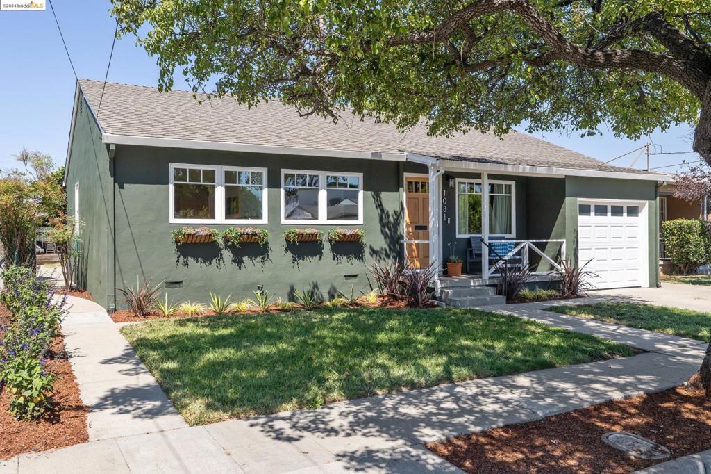 1081 Seymore Pl
