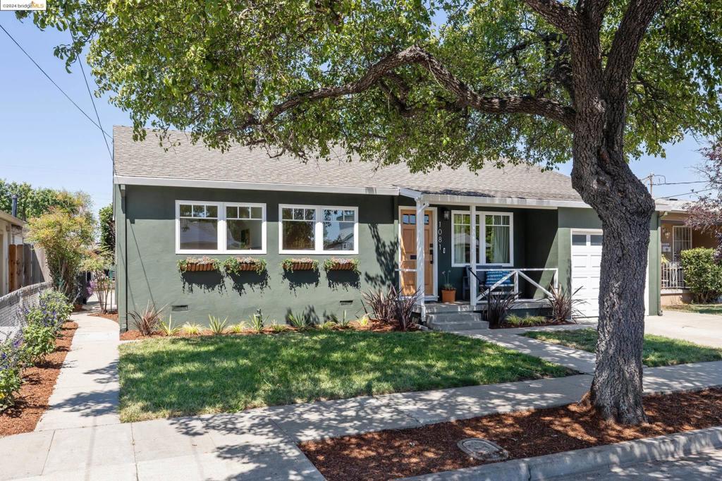 1081 Seymore Pl