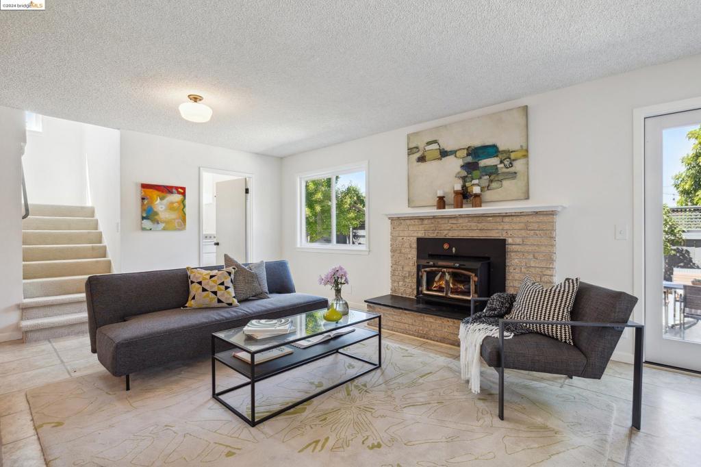1081 Seymore Pl
