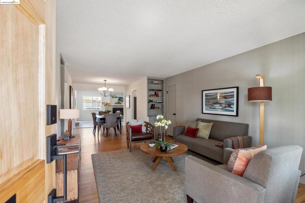 1081 Seymore Pl