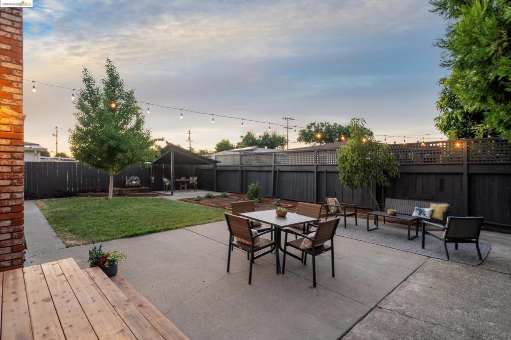 1081 Seymore Pl