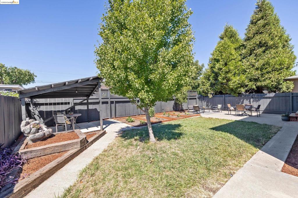 1081 Seymore Pl