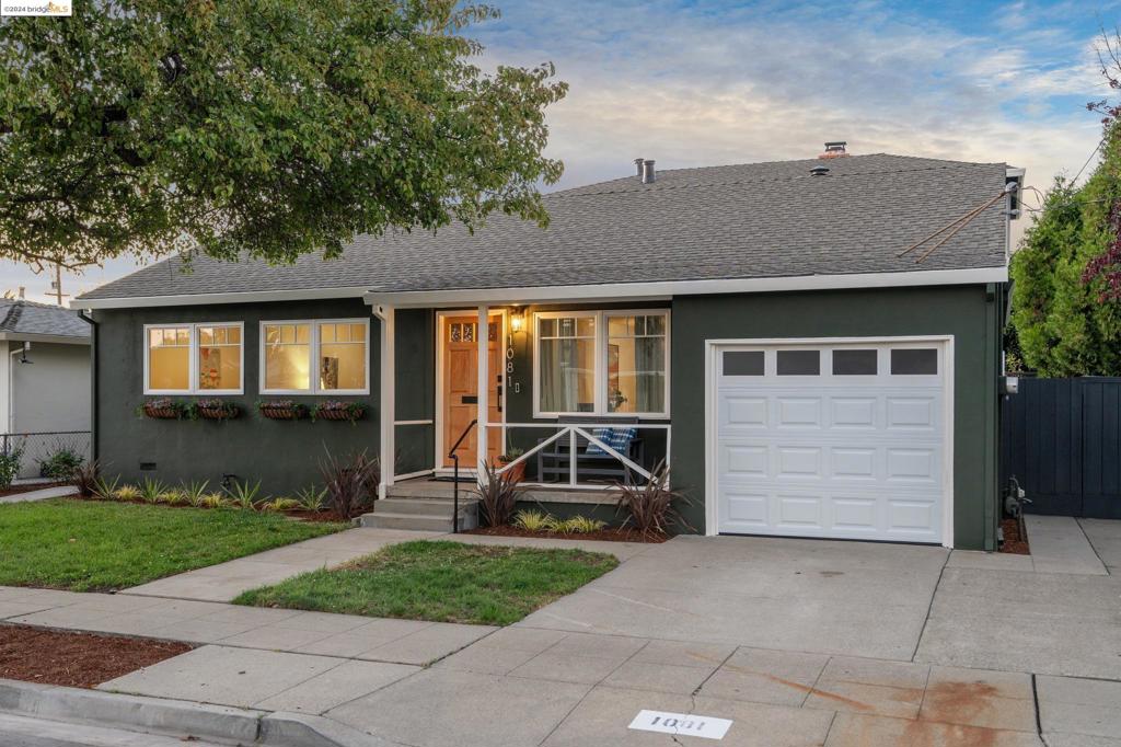 1081 Seymore Pl
