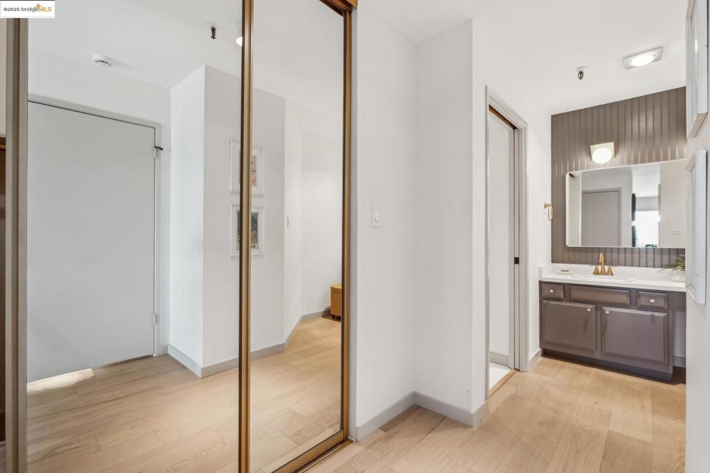 325 Vernon St 301