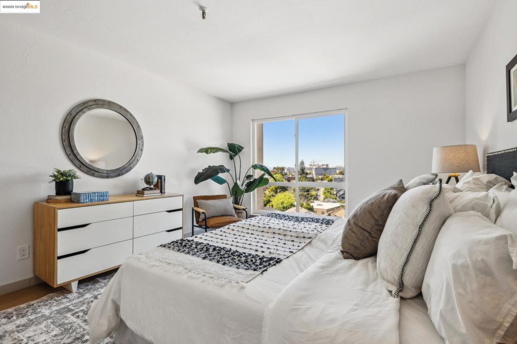 325 Vernon St 301