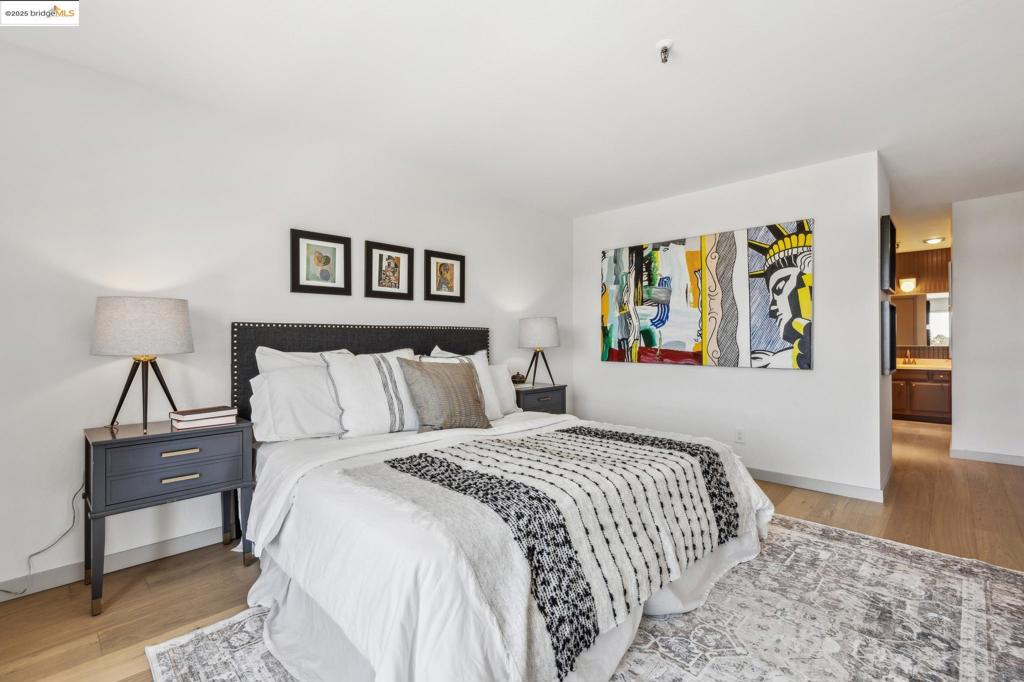 325 Vernon St 301