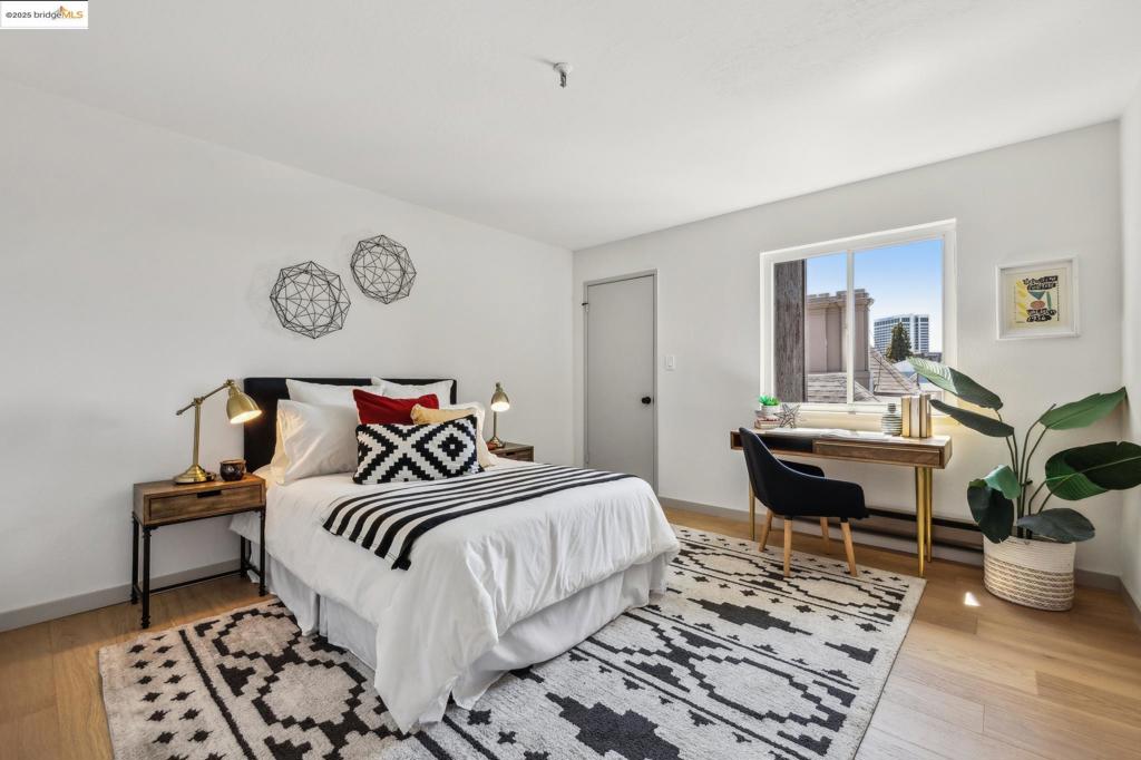 325 Vernon St 301