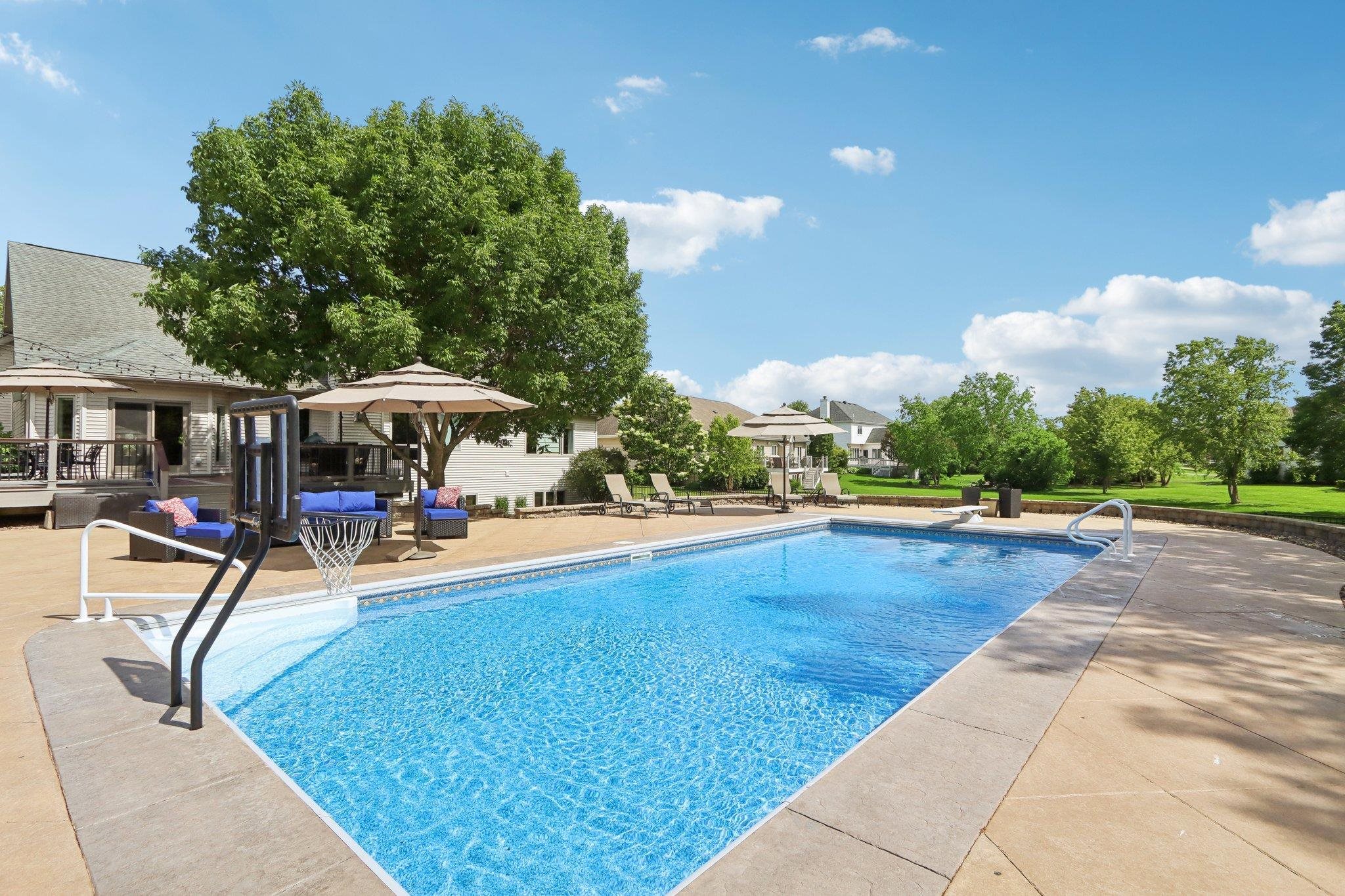 1806 Hidden Hill Drive