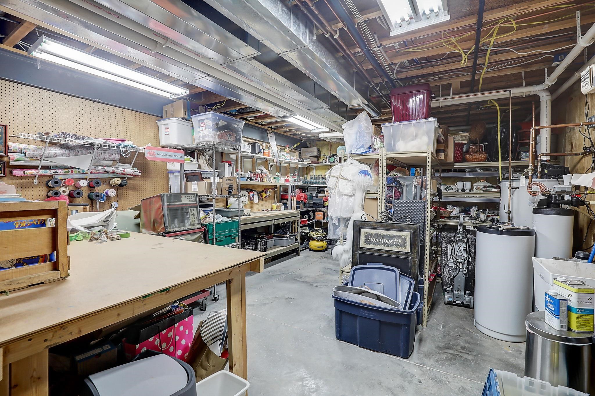 1806 Hidden Hill Drive