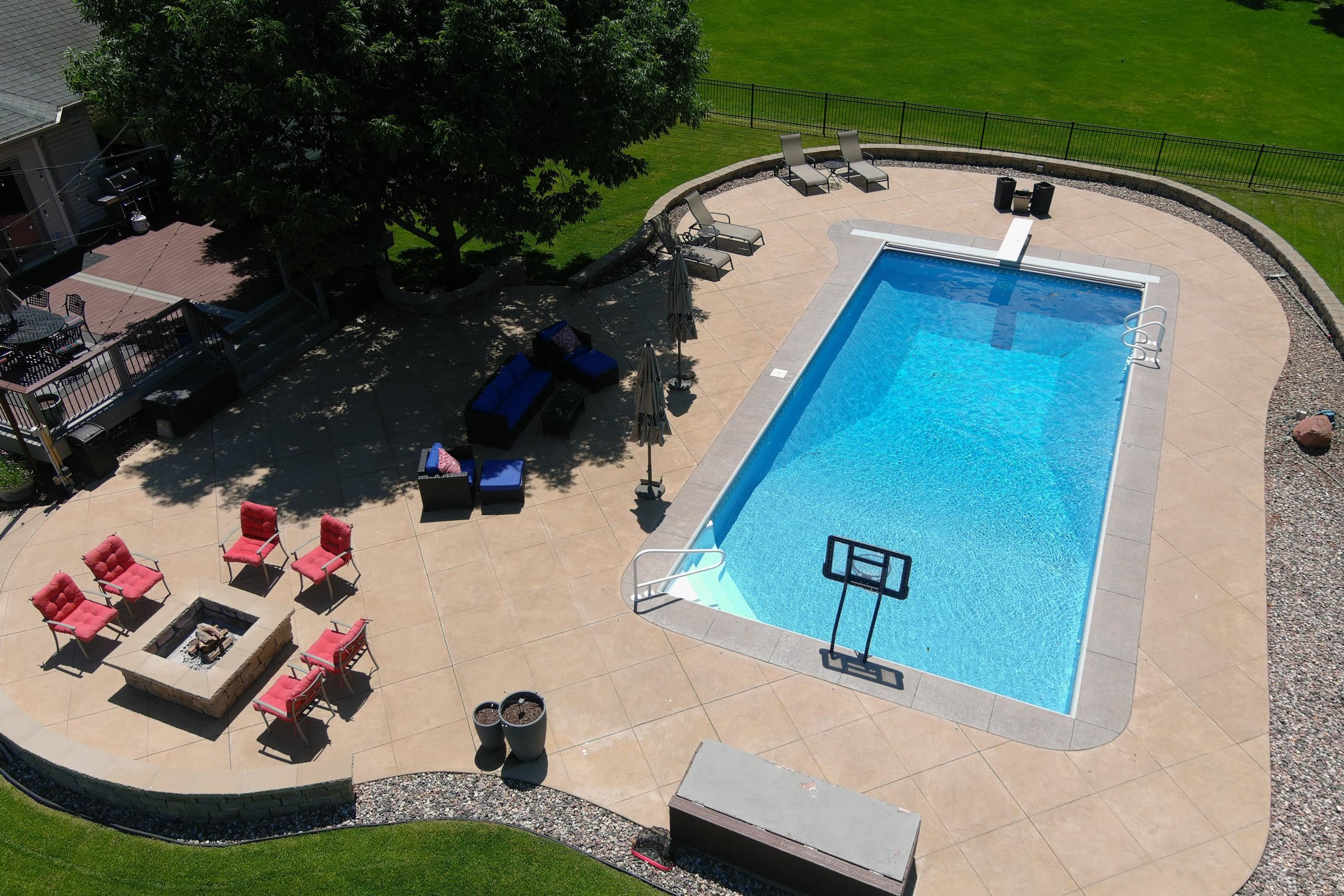 1806 Hidden Hill Drive