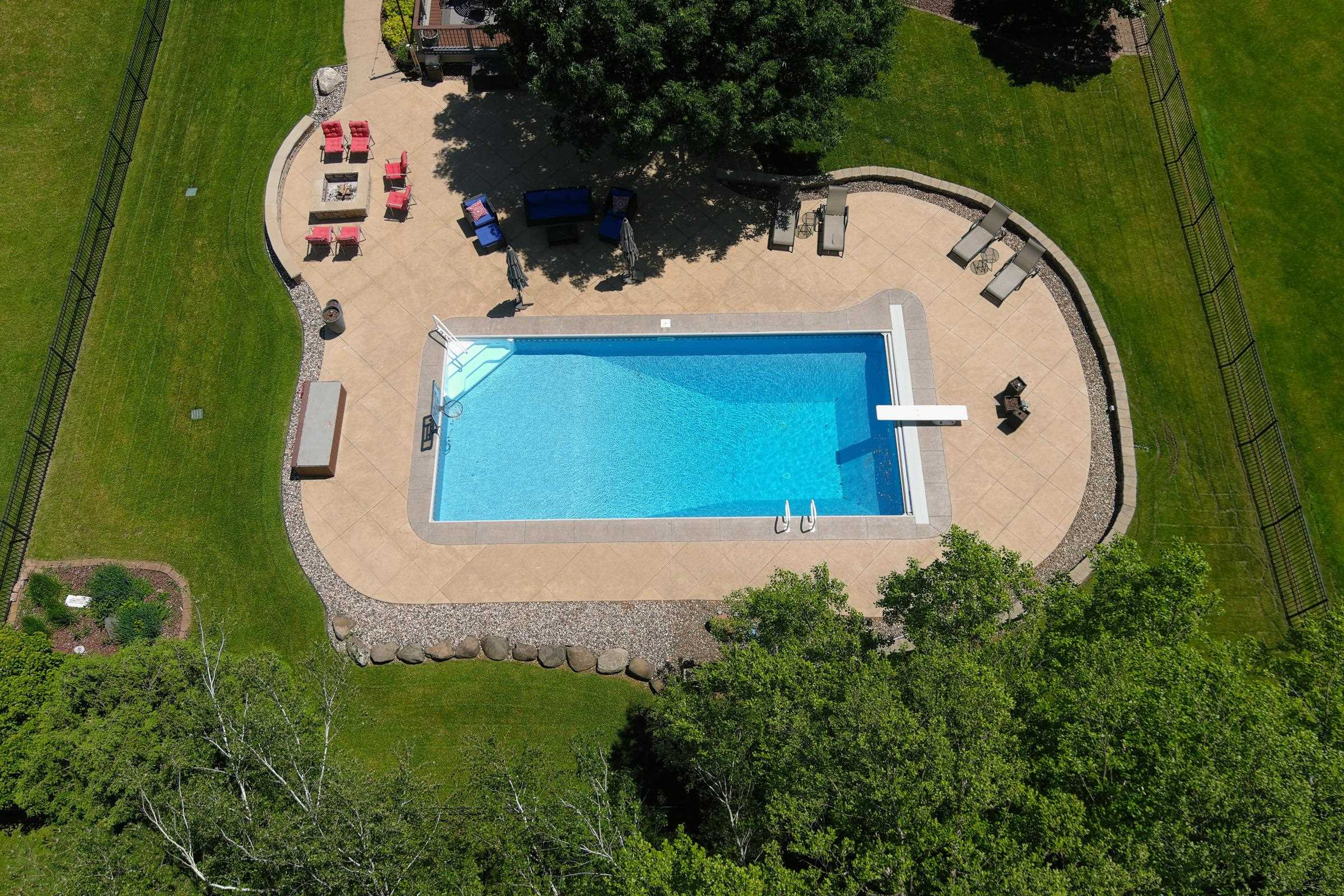 1806 Hidden Hill Drive
