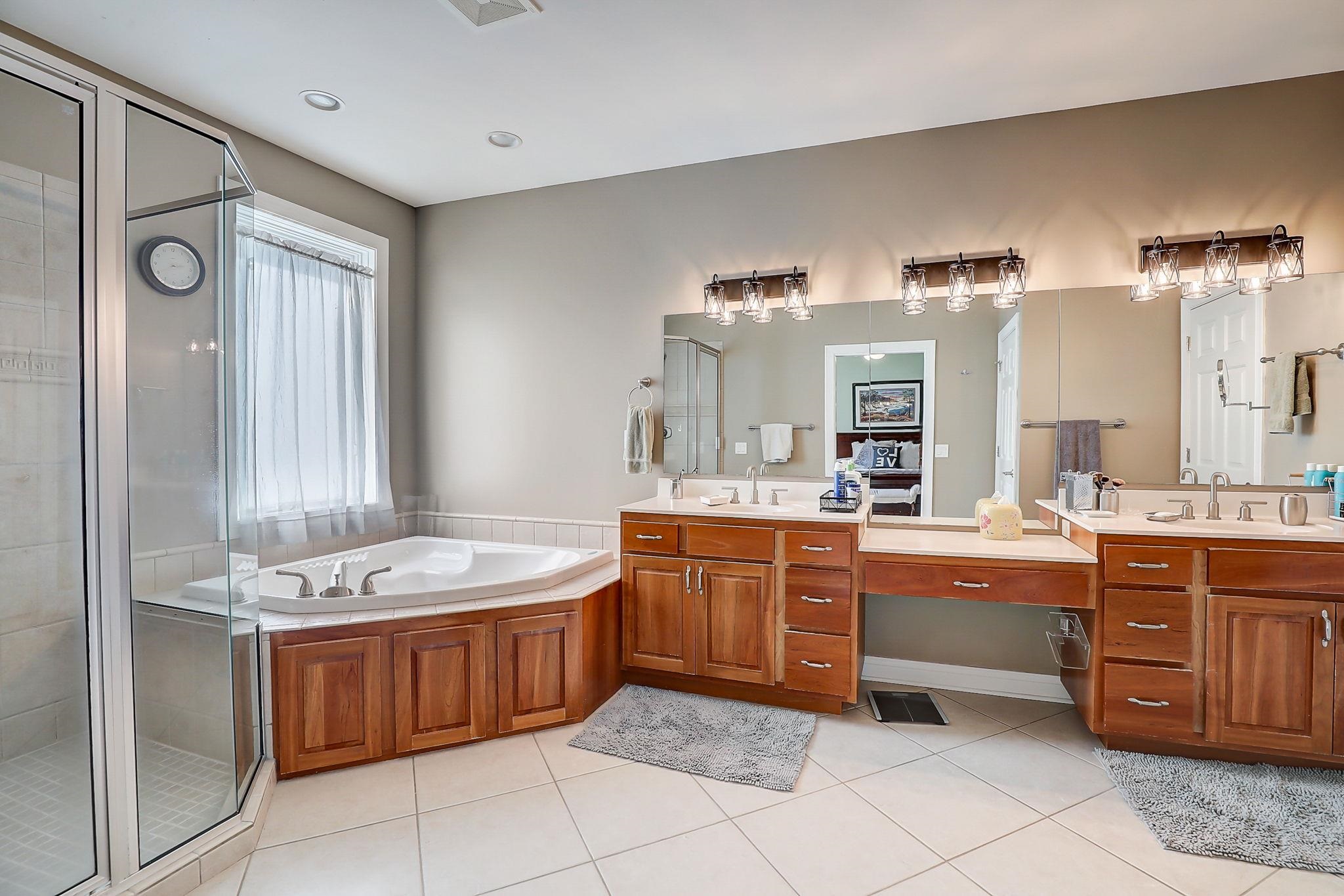 1806 Hidden Hill Drive