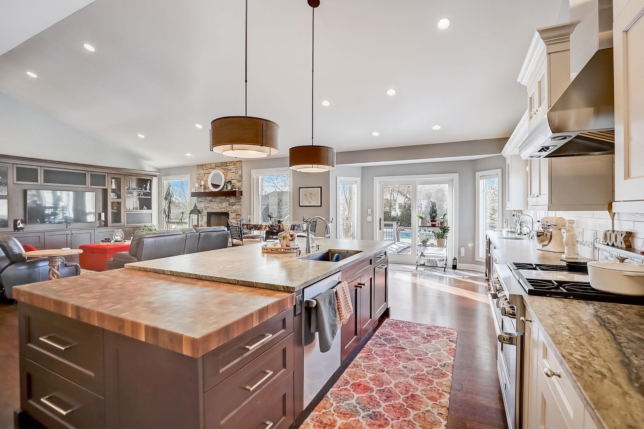1806 Hidden Hill Drive