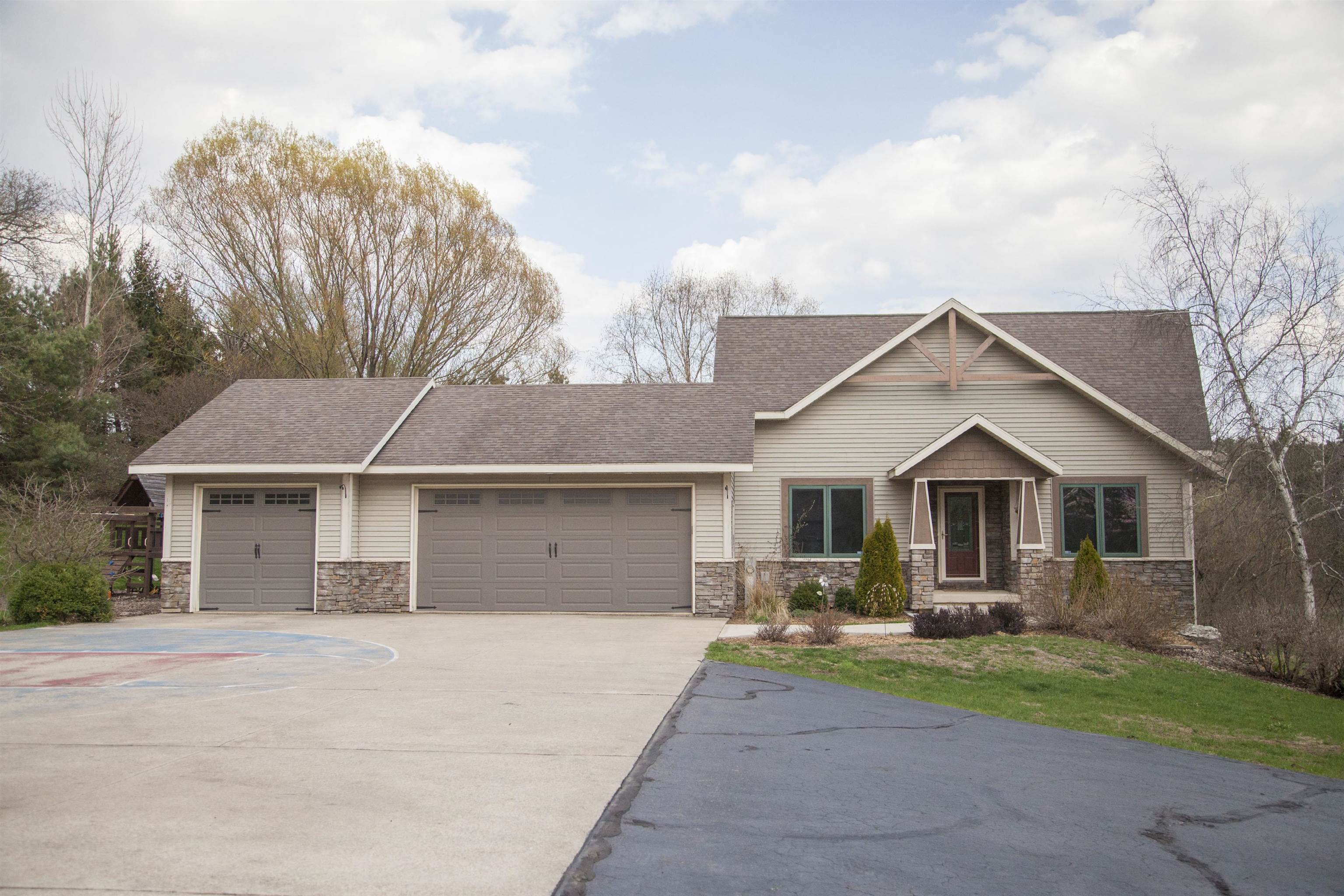 W5416 Highland Drive