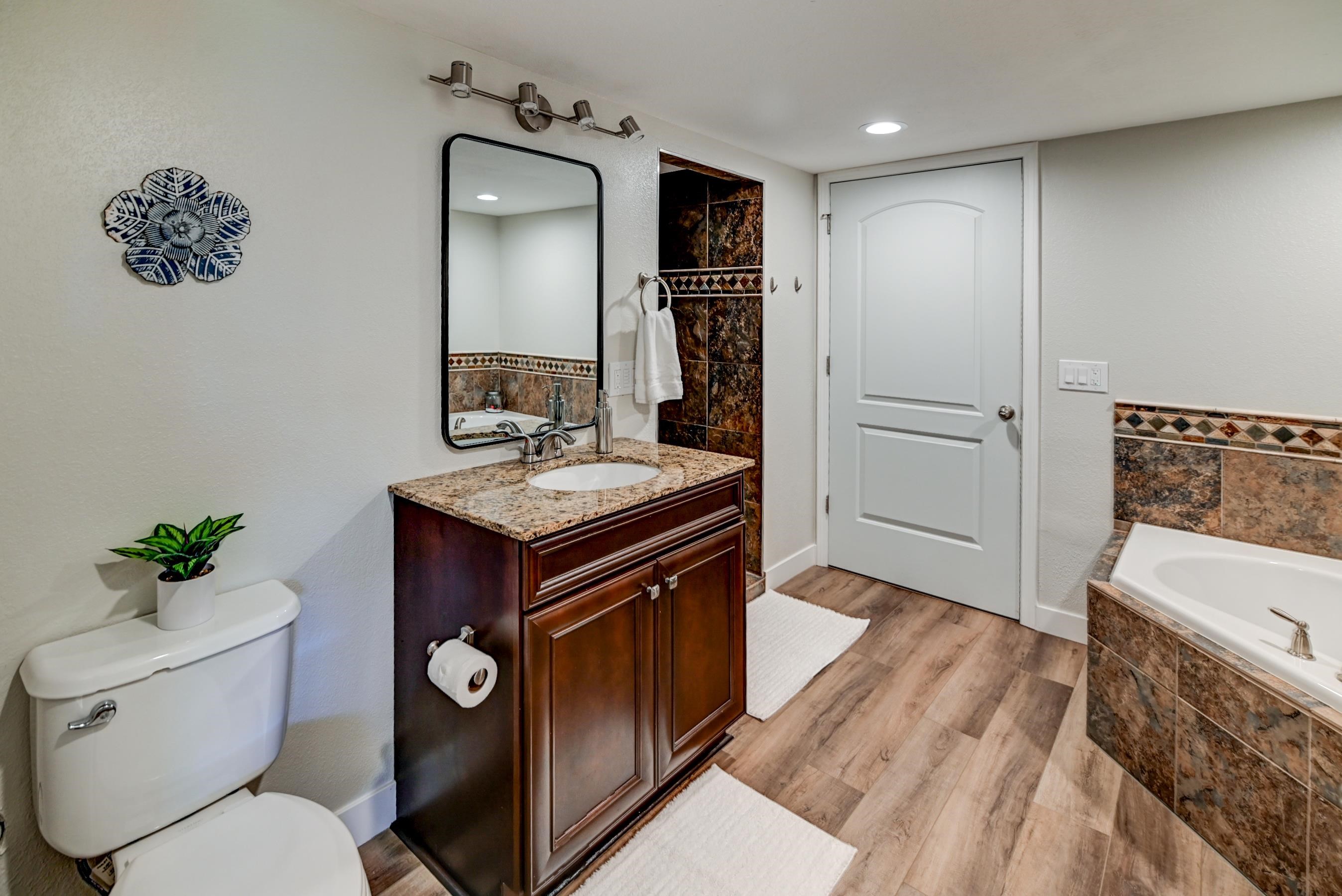 6637 Tartan Trail