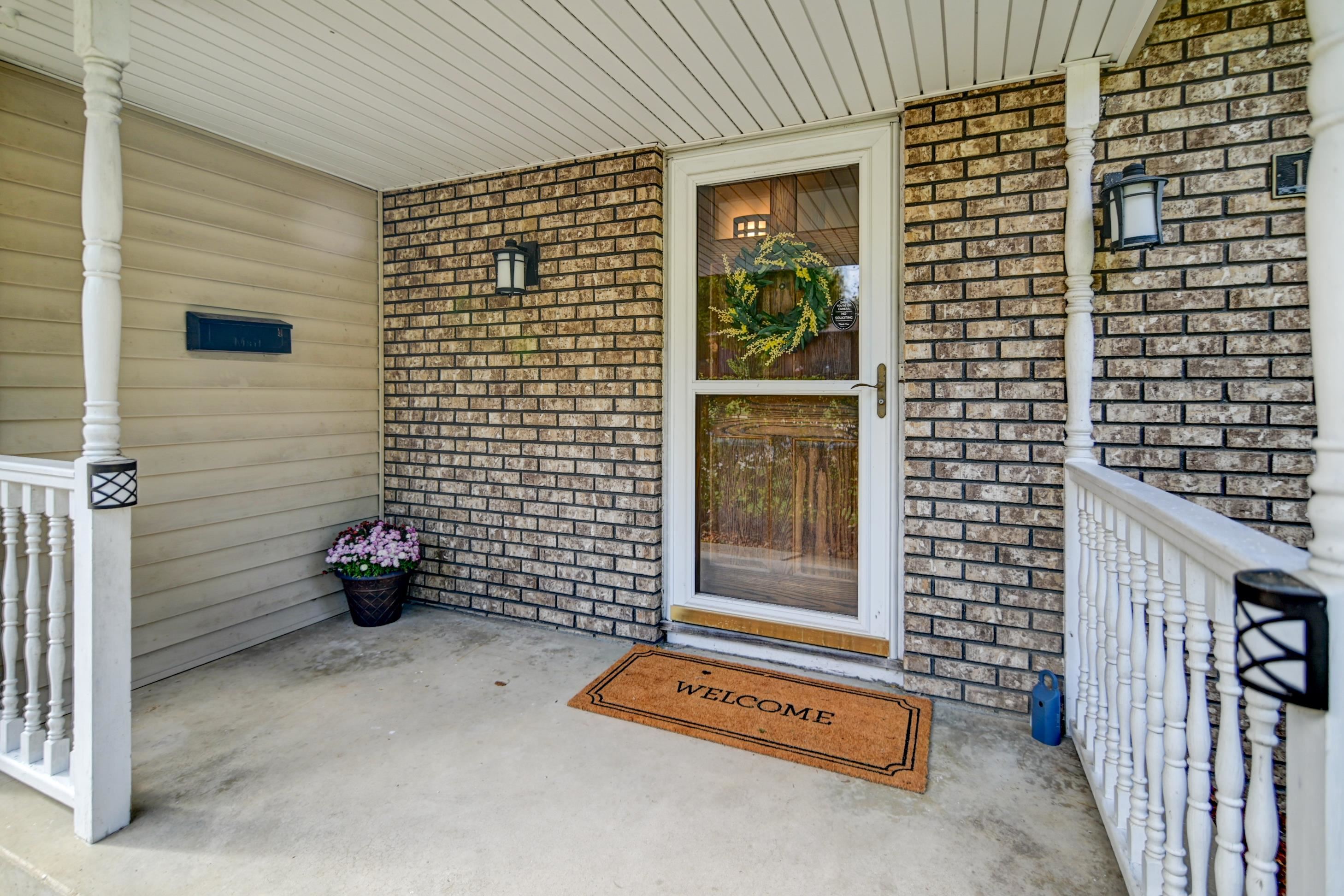 1618 Angel Crest Way