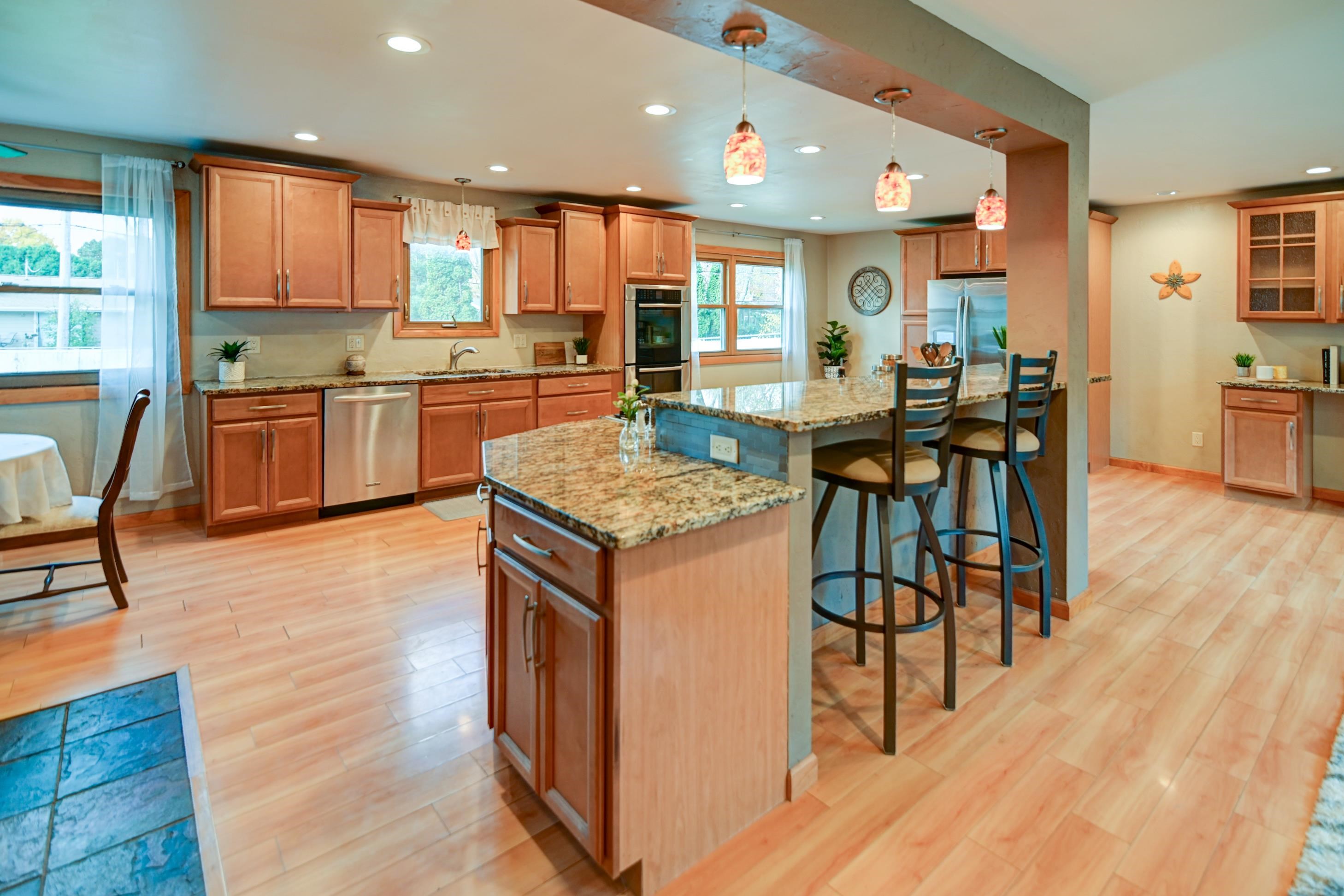 1618 Angel Crest Way