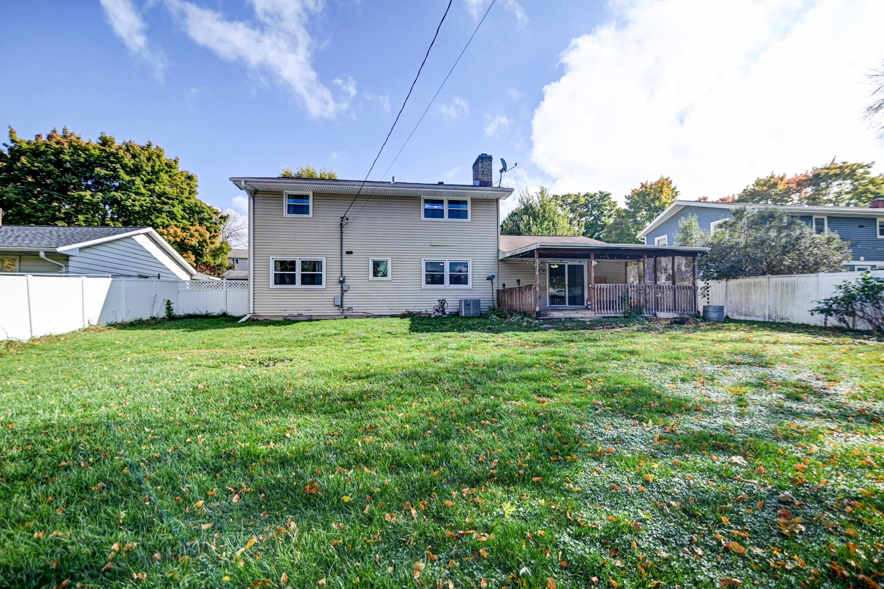 1618 Angel Crest Way