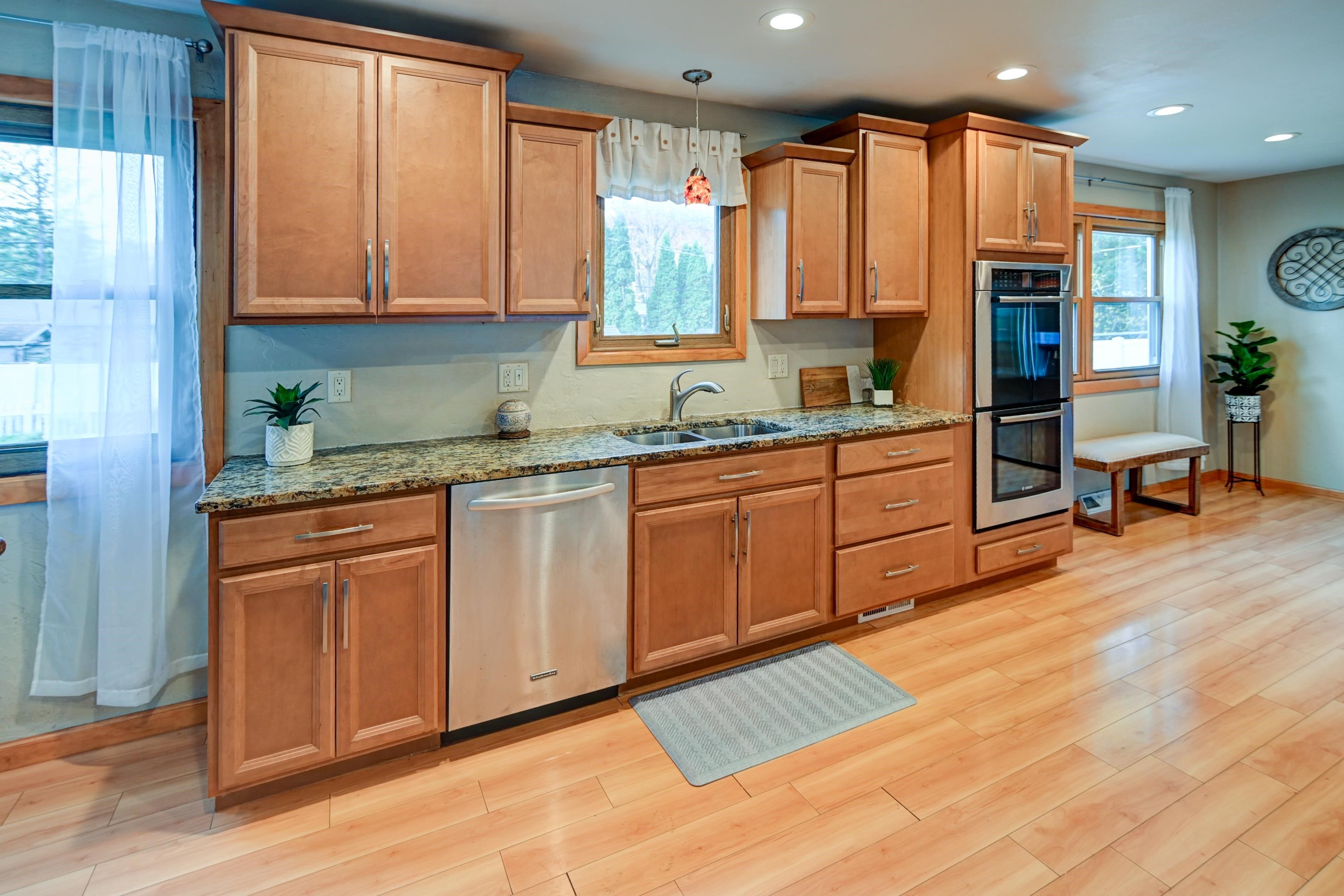 1618 Angel Crest Way