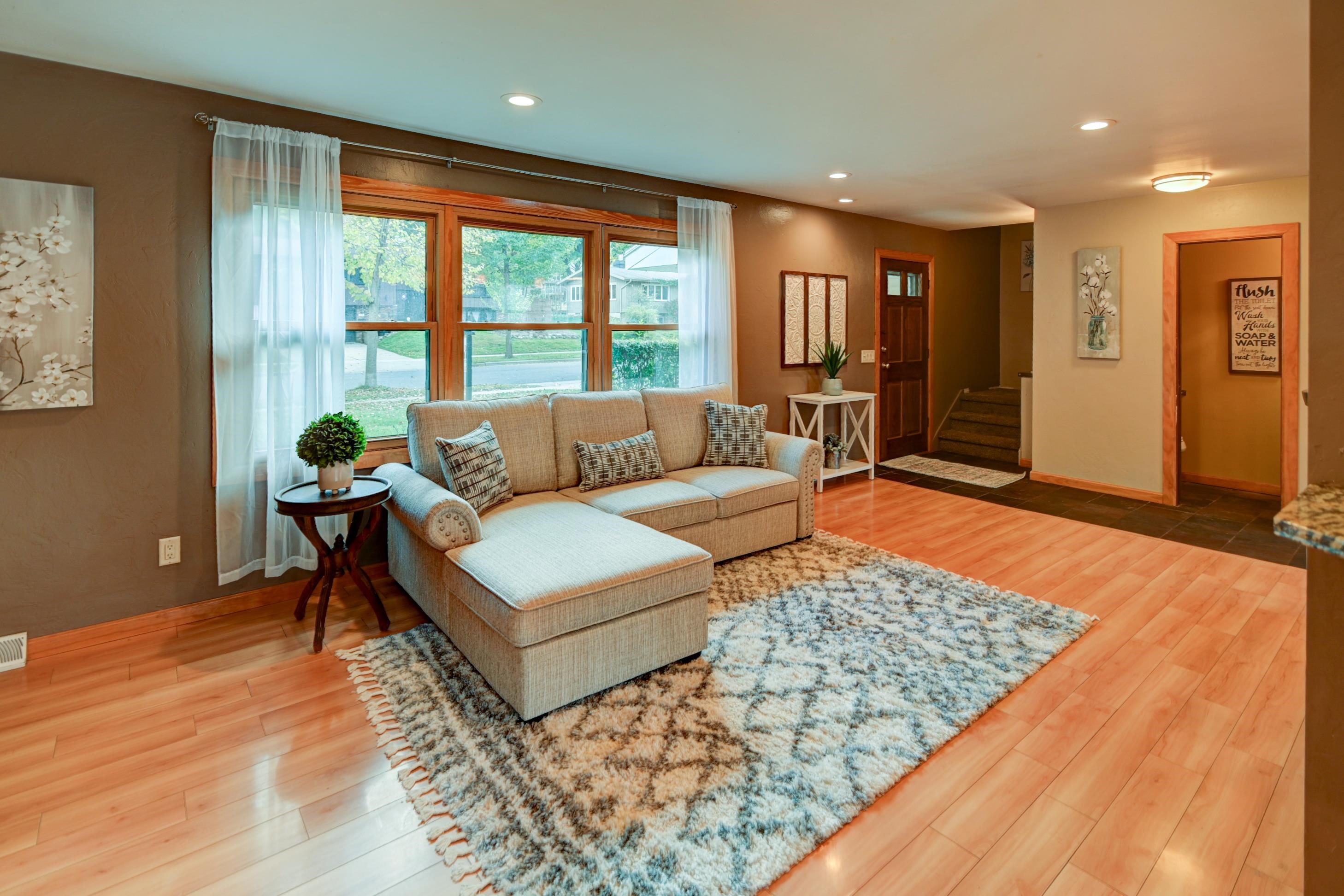 1618 Angel Crest Way