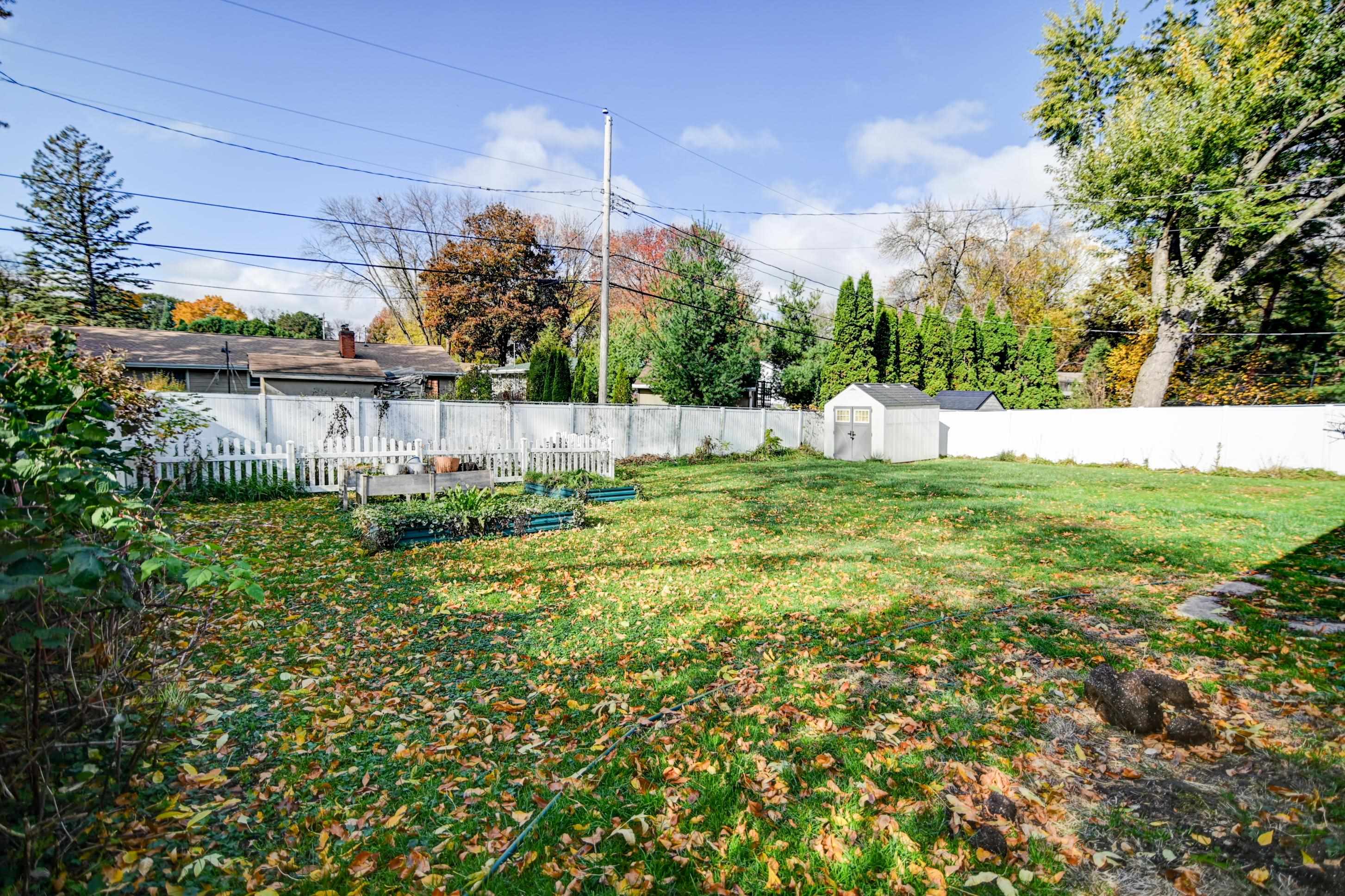 1618 Angel Crest Way